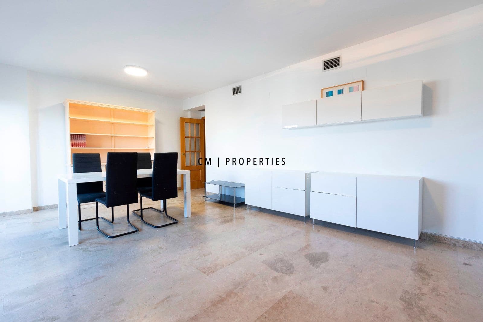 4 makuuhuone Kattohuoneisto vuokrattavana paikassa Valencia kaupunki mukana uima-altaan 
autotalli - 3 000 € (Ref: 9469993)