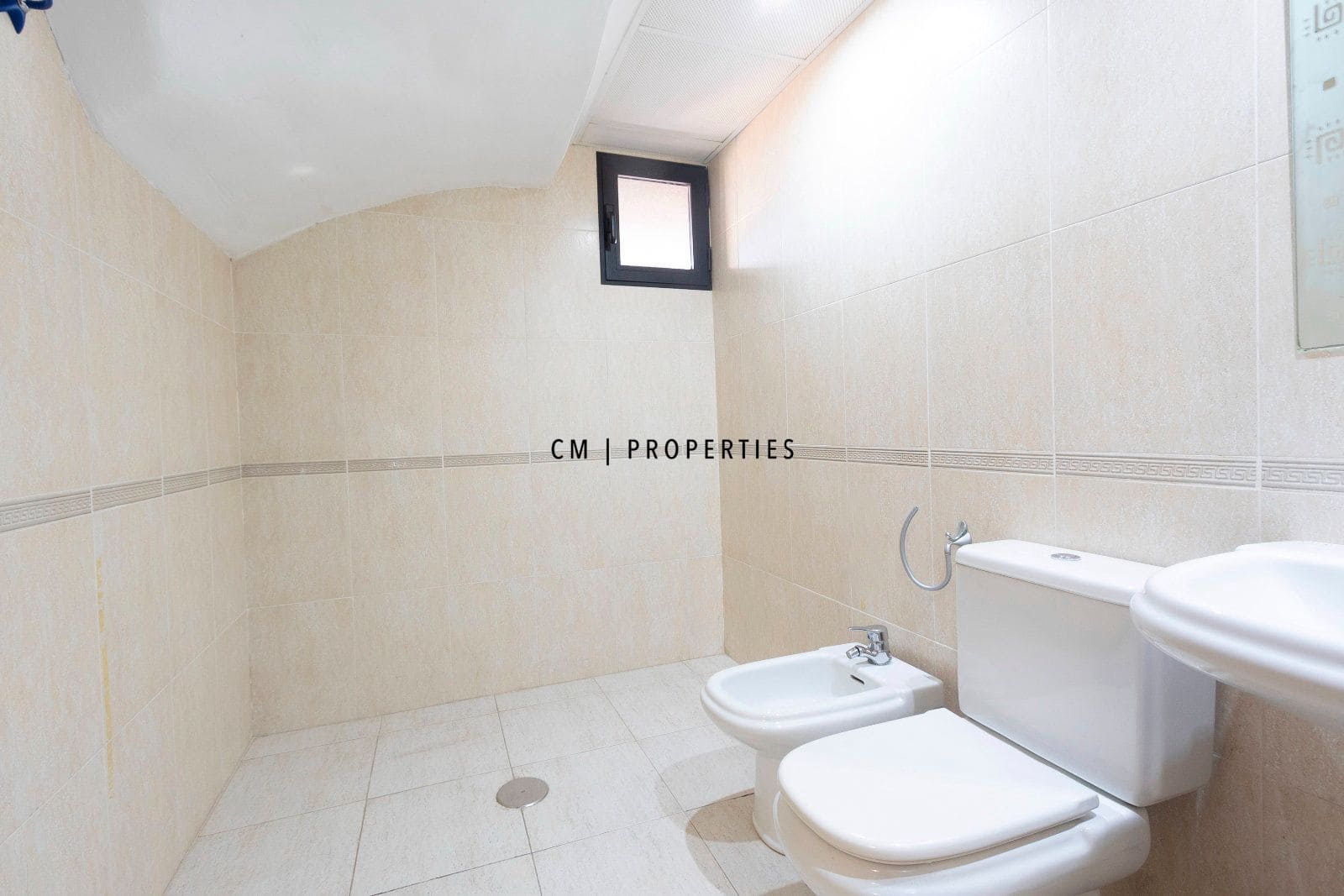 4 makuuhuone Kattohuoneisto vuokrattavana paikassa Valencia kaupunki mukana uima-altaan 
autotalli - 3 000 € (Ref: 9469993)