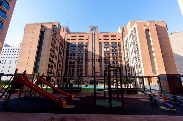 Ático de 4 habitaciones en València ciudad en alquiler con piscina garaje - 3.000 € (Ref: 9469993)