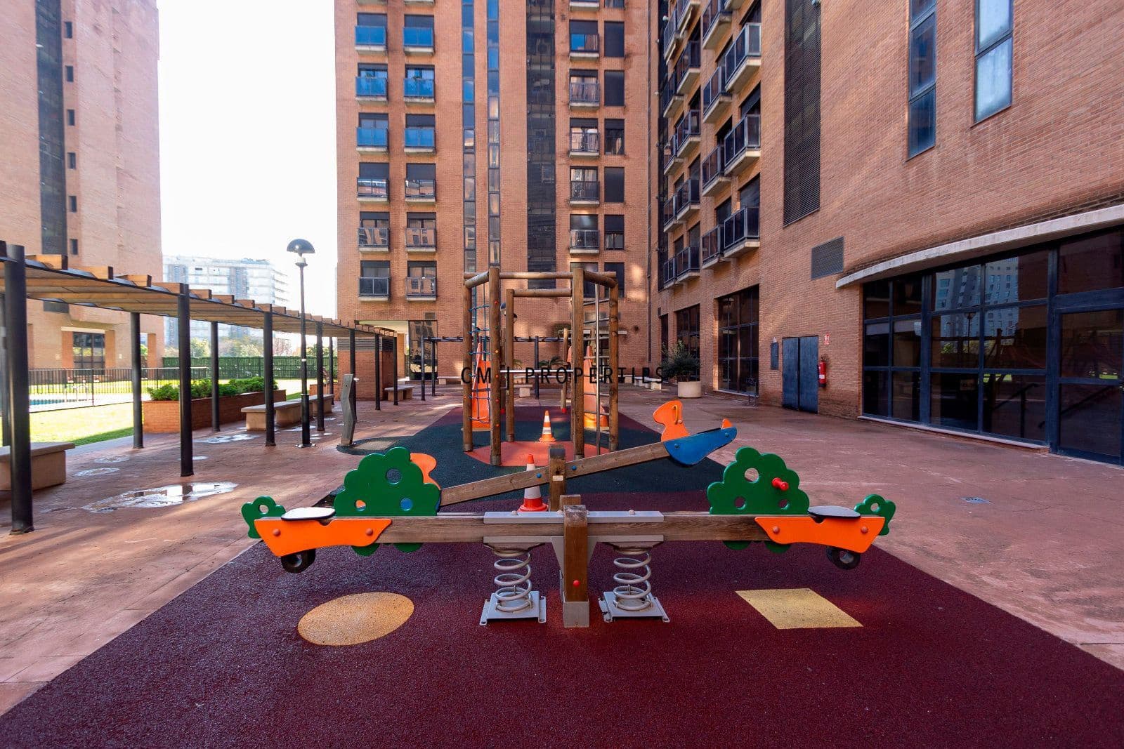 4 makuuhuone Kattohuoneisto vuokrattavana paikassa Valencia kaupunki mukana uima-altaan 
autotalli - 3 000 € (Ref: 9469993)