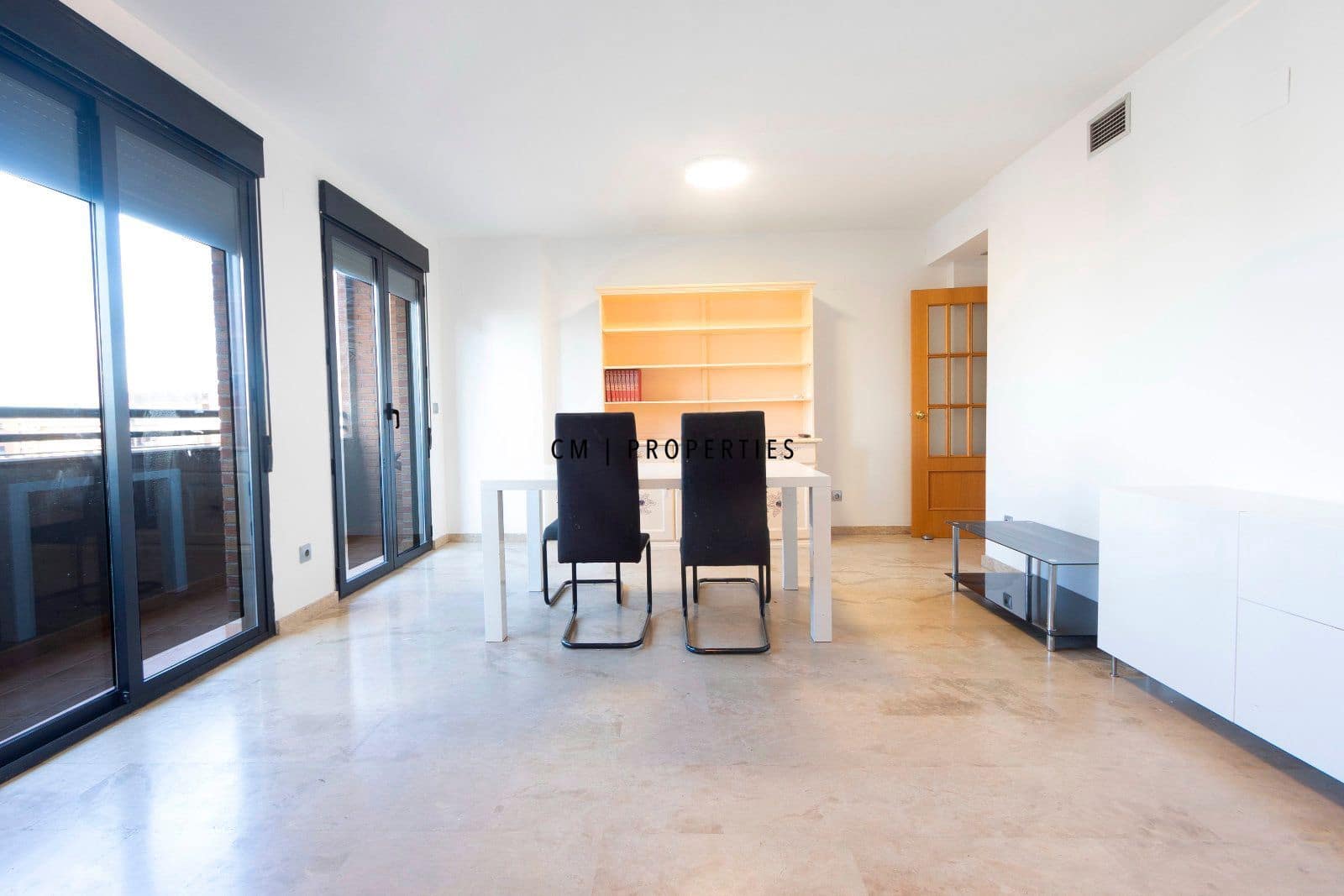 4 soveværelse Lejlighed til salg i Valencia by med swimmingpool garage - € 780.000 (Ref: 9470029)