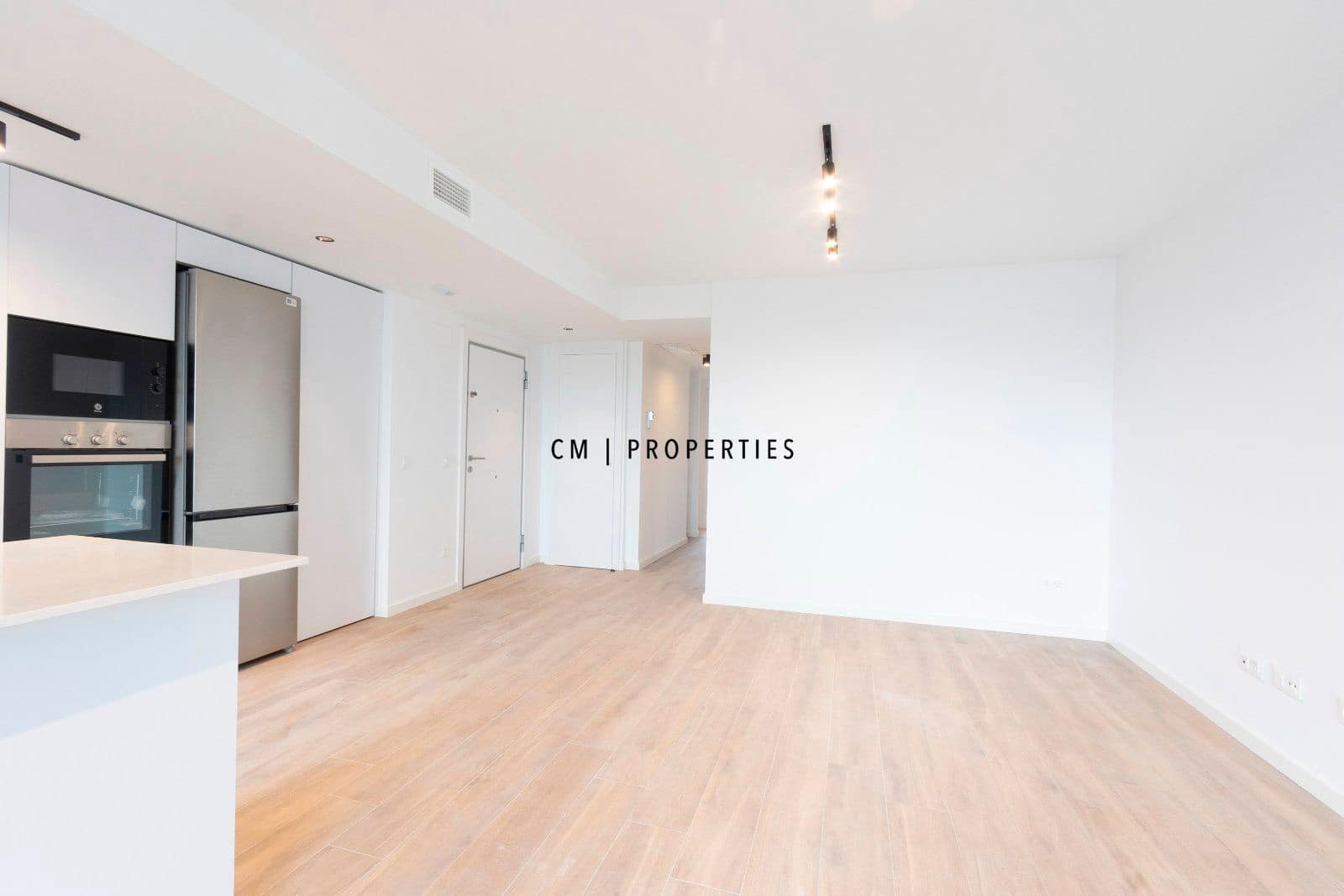 3 soverom Leilighet til leie i Valencia by med svømmebasseng garasje - € 2 000 (Ref: 9473213)