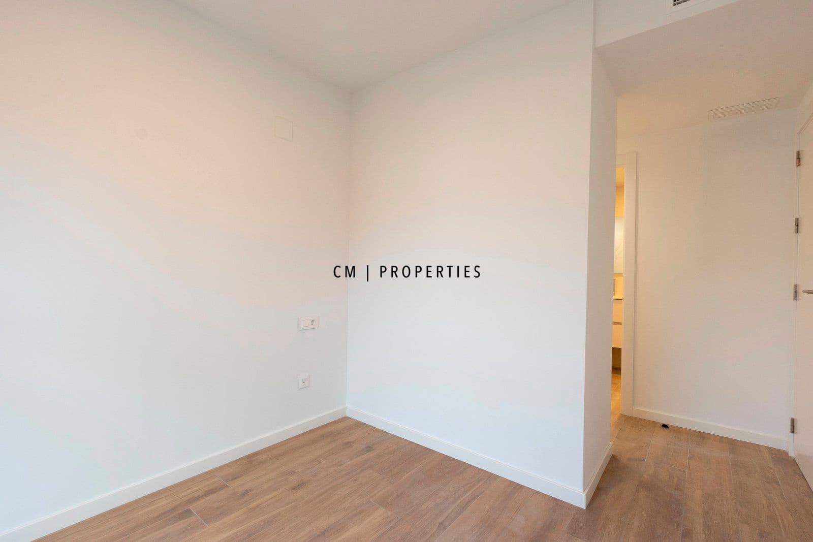 3 soverom Leilighet til leie i Valencia by med svømmebasseng garasje - € 2 000 (Ref: 9473213)