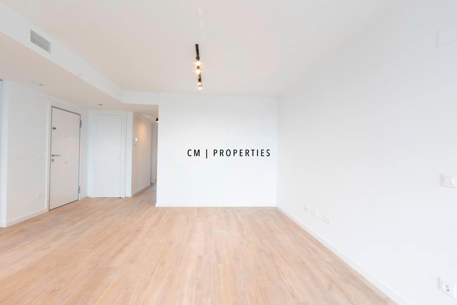 3 soverom Leilighet til leie i Valencia by med svømmebasseng garasje - € 2 000 (Ref: 9473213)