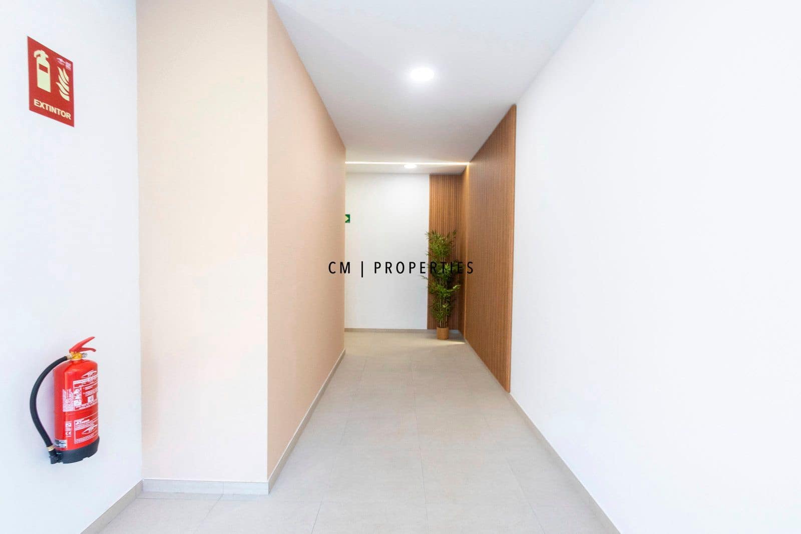 3 soverom Leilighet til leie i Valencia by med svømmebasseng garasje - € 2 000 (Ref: 9473213)