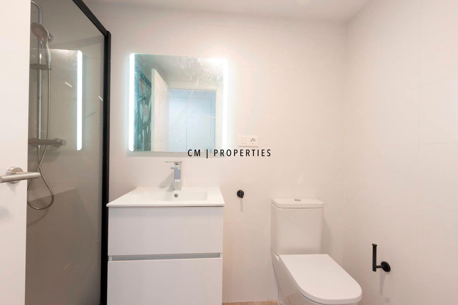 3 soverom Leilighet til leie i Valencia by med svømmebasseng garasje - € 2 000 (Ref: 9473213)