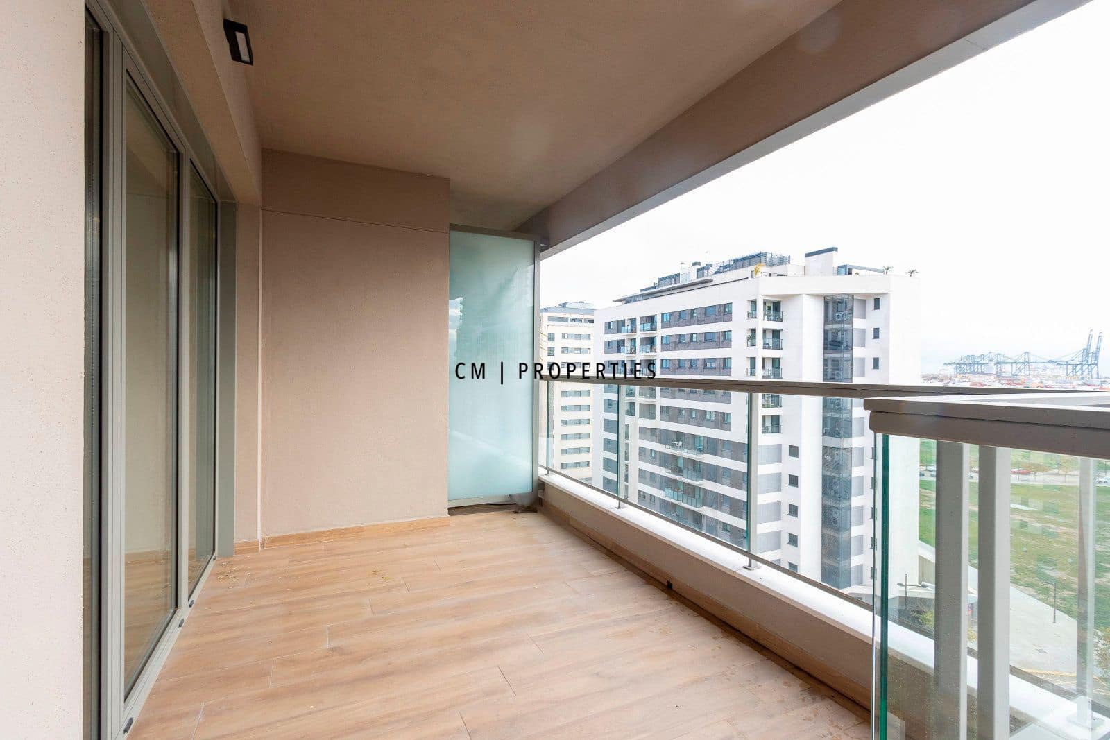 3 soverom Leilighet til leie i Valencia by med svømmebasseng garasje - € 2 000 (Ref: 9473213)