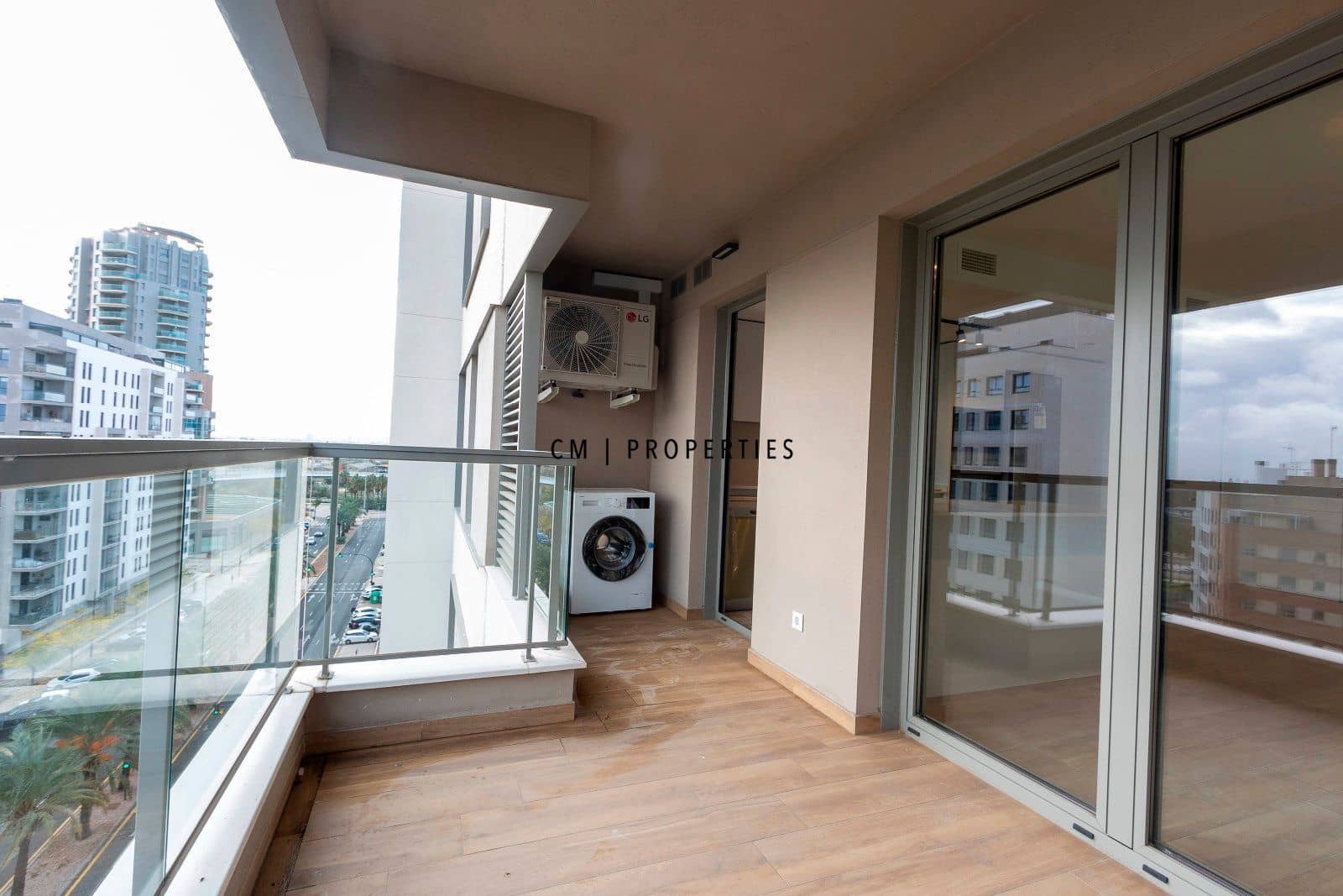 3 soverom Leilighet til leie i Valencia by med svømmebasseng garasje - € 2 000 (Ref: 9473213)