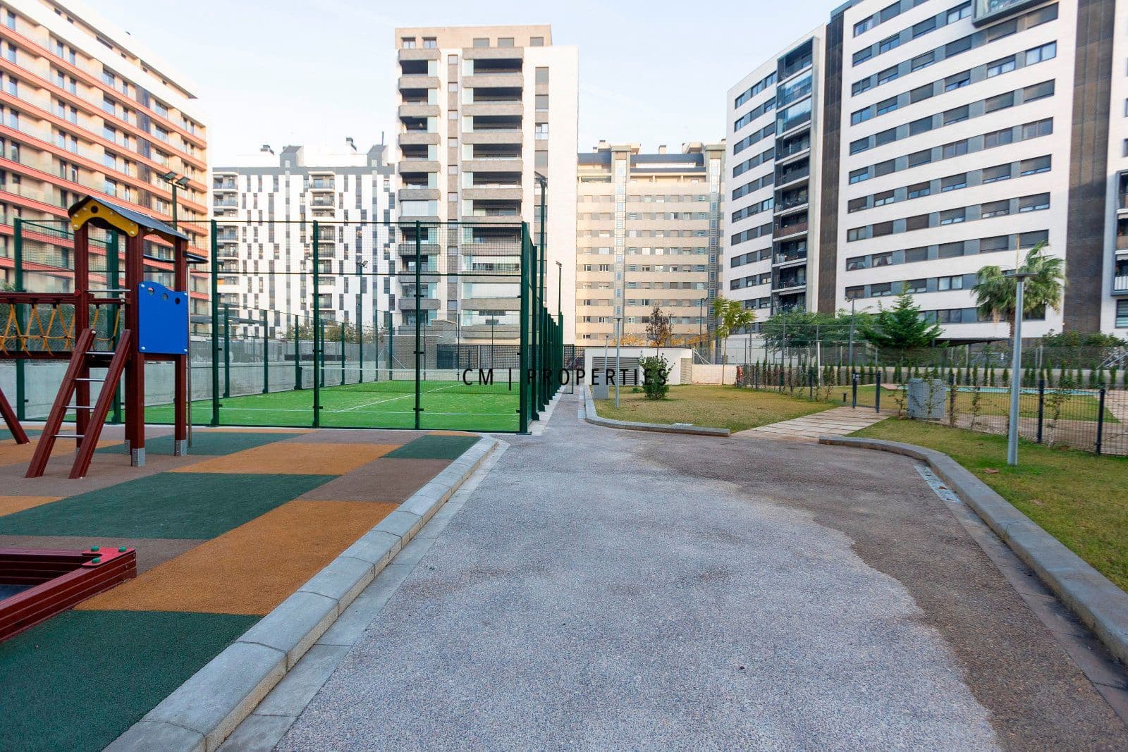 3 soverom Leilighet til leie i Valencia by med svømmebasseng garasje - € 2 000 (Ref: 9473213)