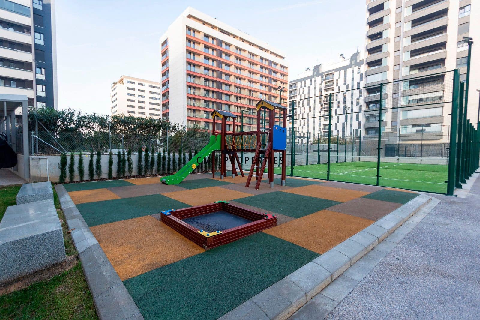 3 soverom Leilighet til leie i Valencia by med svømmebasseng garasje - € 2 000 (Ref: 9473213)