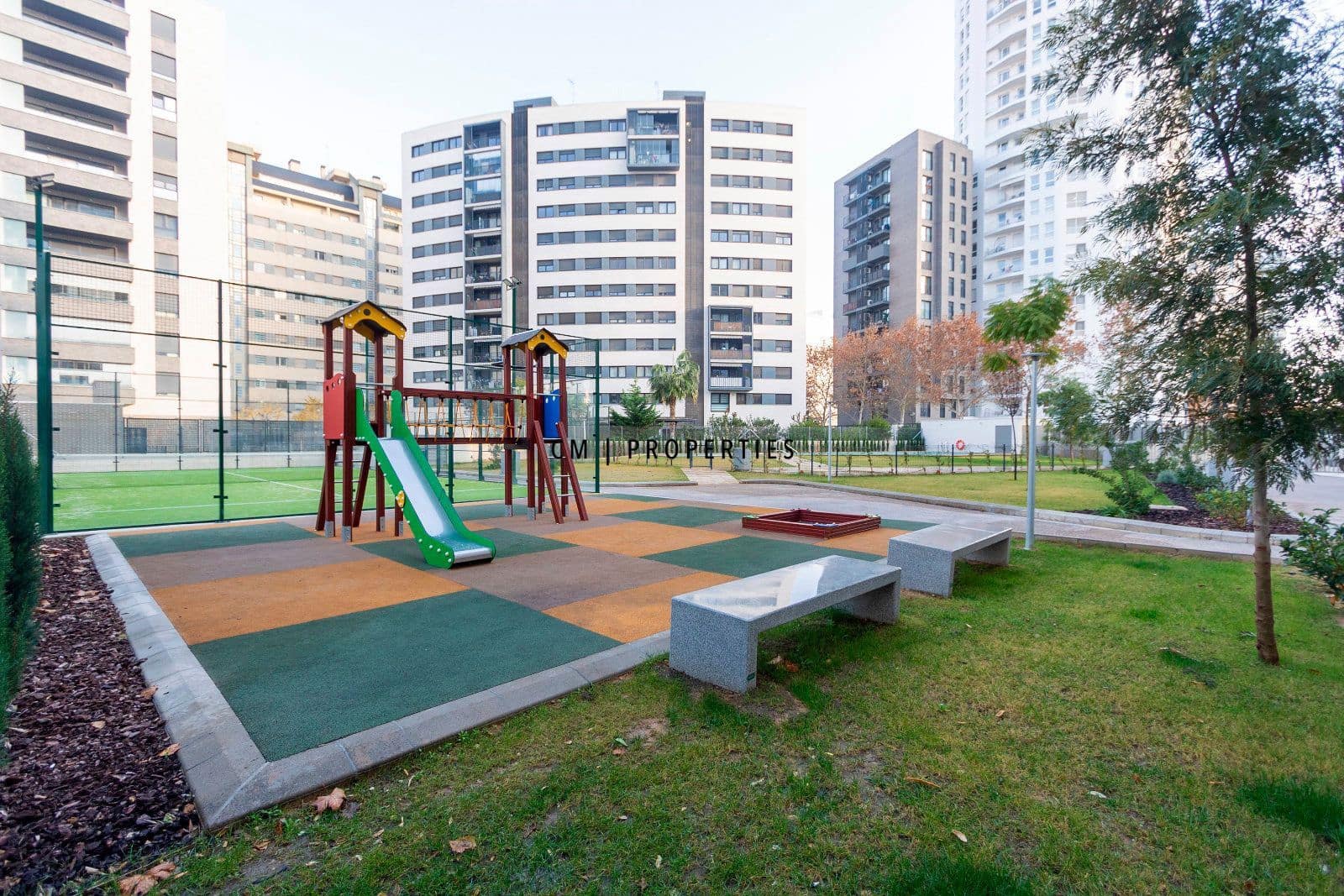 3 soverom Leilighet til leie i Valencia by med svømmebasseng garasje - € 2 000 (Ref: 9473213)