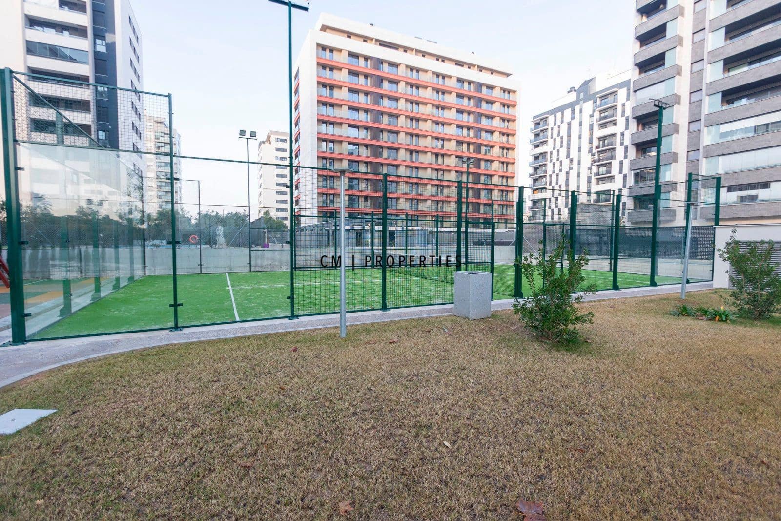 3 soverom Leilighet til leie i Valencia by med svømmebasseng garasje - € 2 000 (Ref: 9473213)