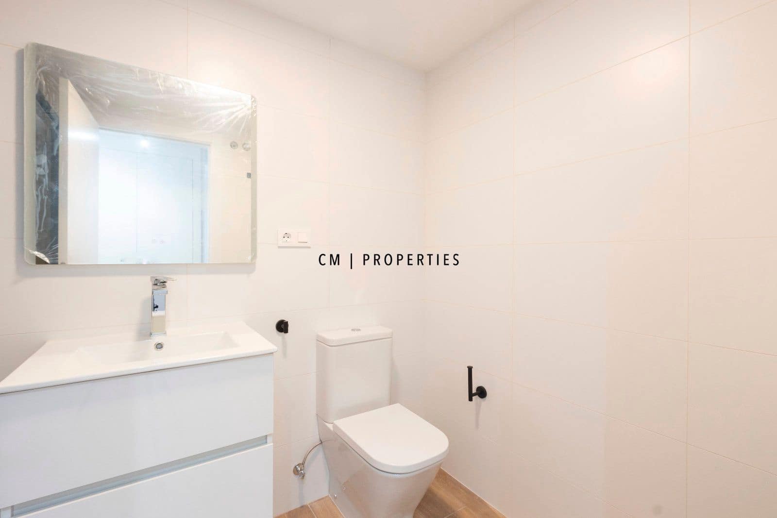 Piso de 3 habitaciones en València ciudad en alquiler con piscina garaje - 2.000 € (Ref: 9473214)