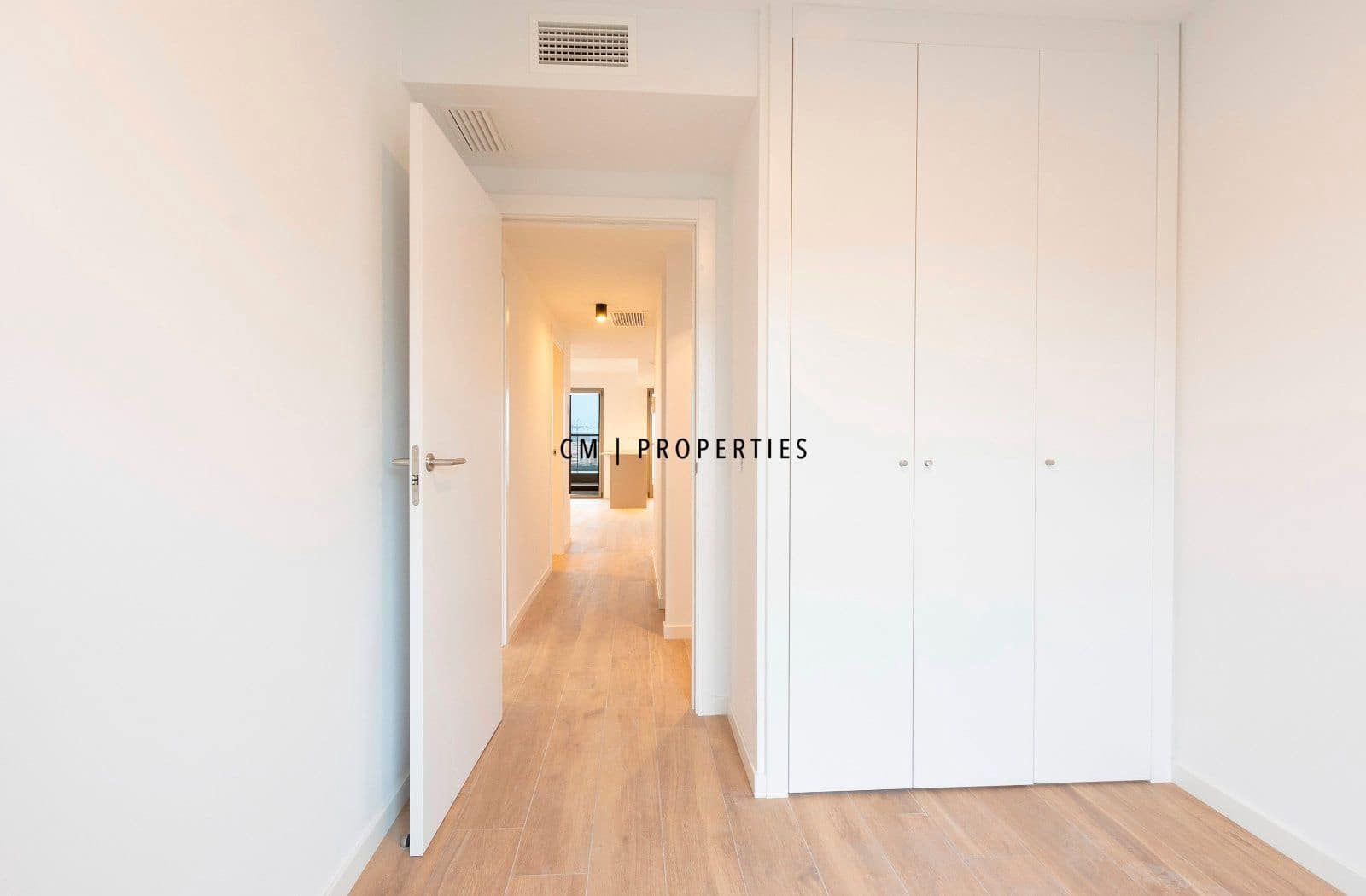 Piso de 3 habitaciones en València ciudad en alquiler con piscina garaje - 2.000 € (Ref: 9473214)