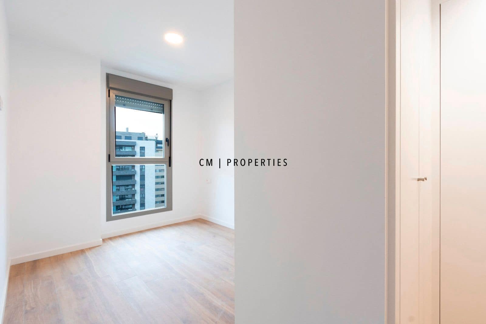 Piso de 3 habitaciones en València ciudad en alquiler con piscina garaje - 2.000 € (Ref: 9473214)