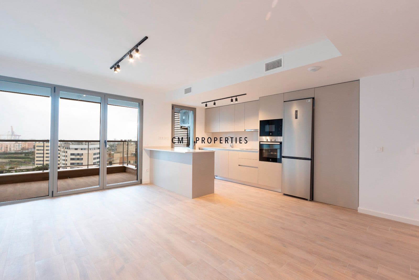 Piso de 3 habitaciones en València ciudad en alquiler con piscina garaje - 2.000 € (Ref: 9473214)