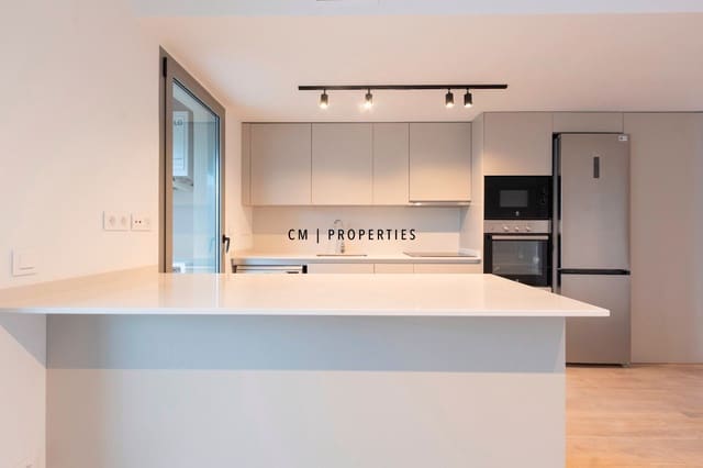 Piso de 3 habitaciones en València ciudad en alquiler con piscina garaje - 2.000 € (Ref: 9473214)