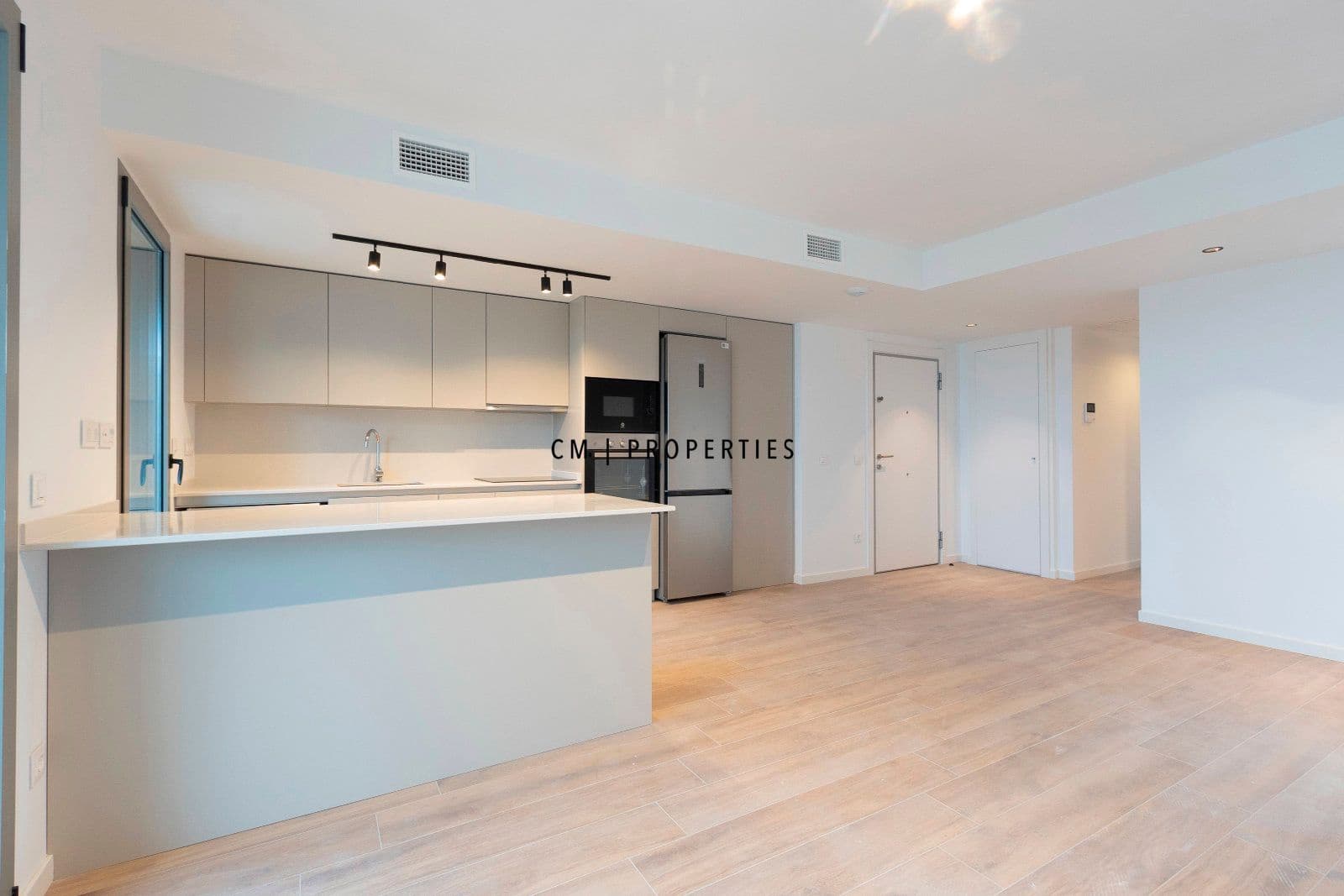 Piso de 3 habitaciones en València ciudad en alquiler con piscina garaje - 2.000 € (Ref: 9473214)