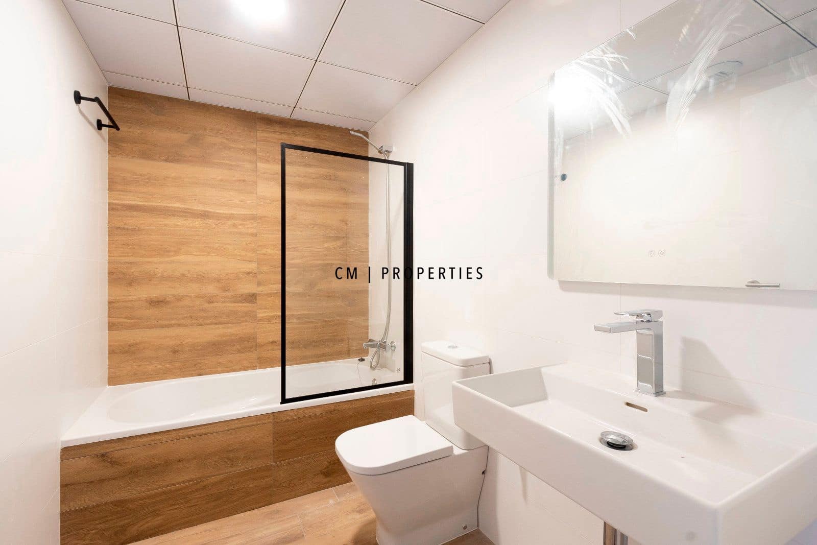 Piso de 3 habitaciones en València ciudad en alquiler con piscina garaje - 2.000 € (Ref: 9473214)