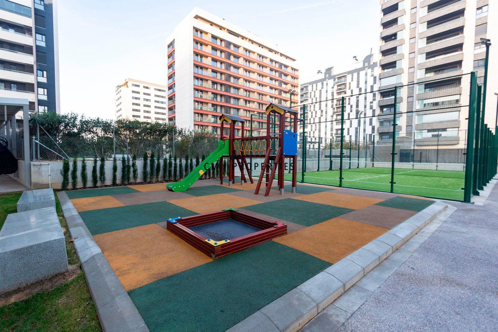 Piso de 3 habitaciones en València ciudad en alquiler con piscina garaje - 2.000 € (Ref: 9473214)