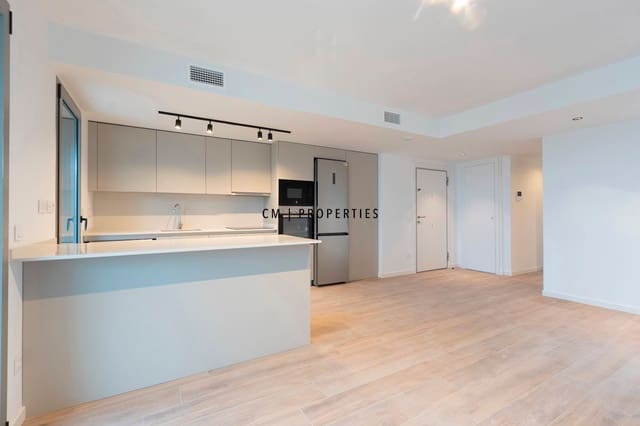 Piso de 3 habitaciones en València ciudad en alquiler con piscina garaje - 2.000 € (Ref: 9473214)