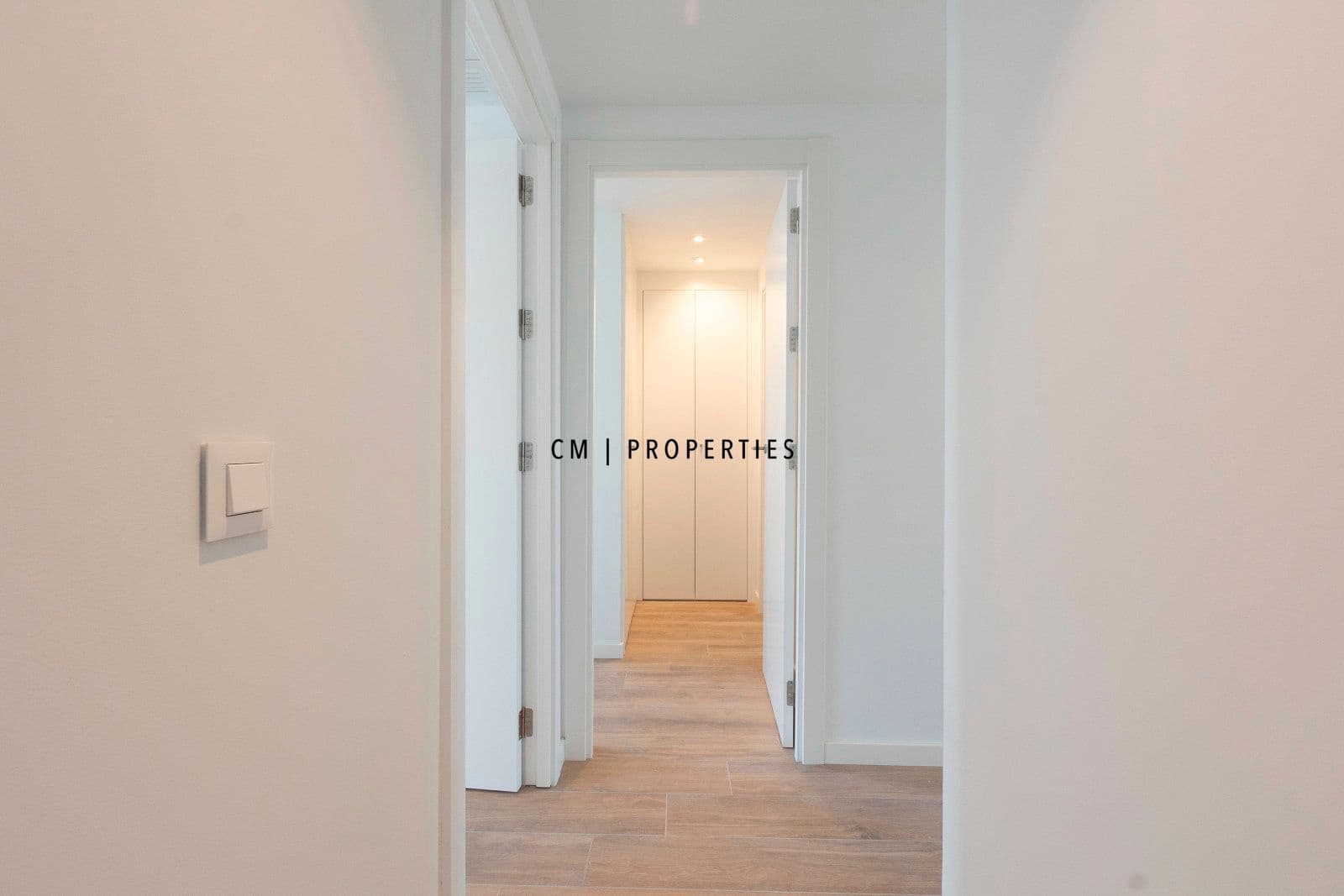 3 sypialnia Mieszkanie do wynajęcia w Miasto Walencja z basenem garażem - 2 000 € (Ref: 9473215)