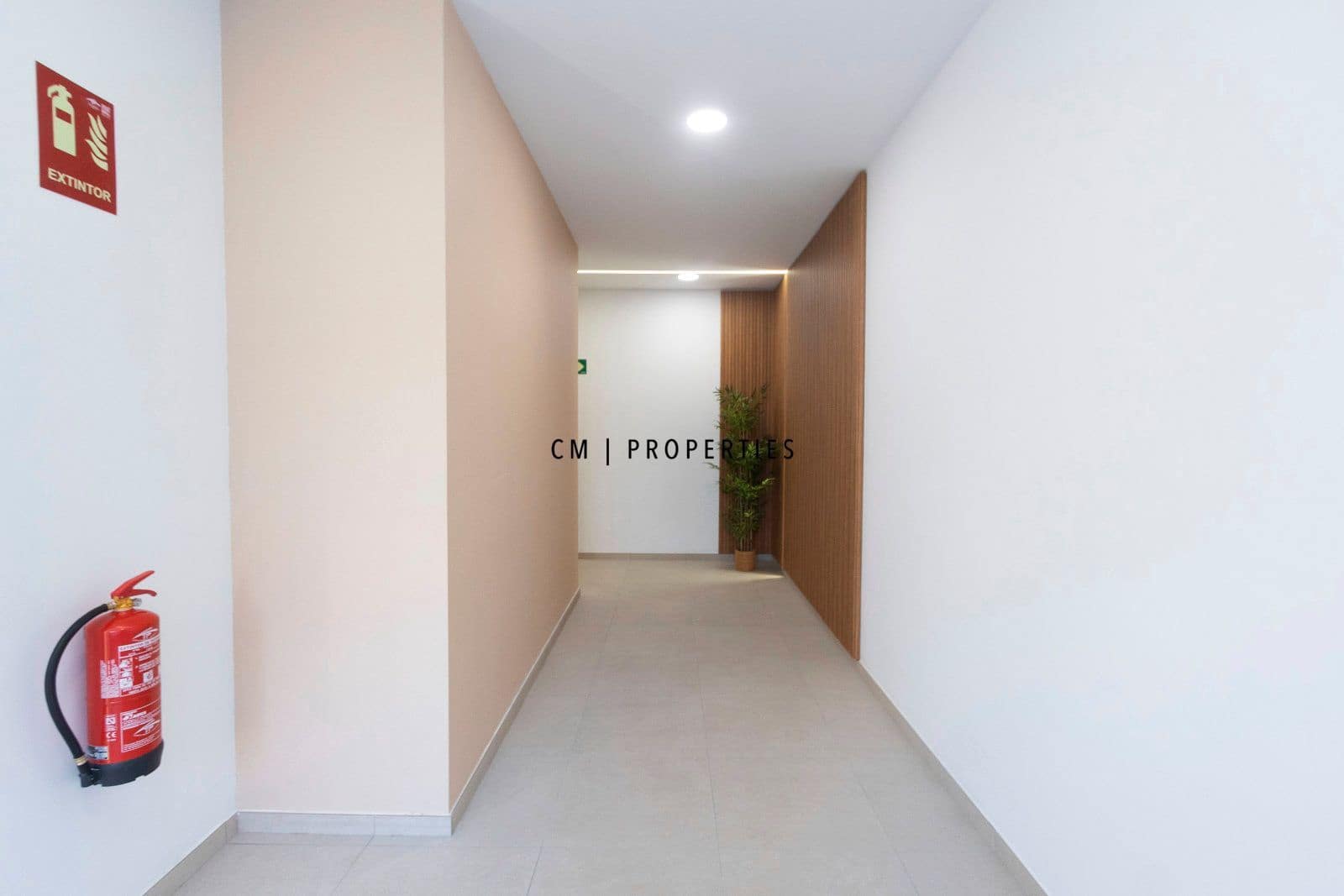 3 sypialnia Mieszkanie do wynajęcia w Miasto Walencja z basenem garażem - 2 000 € (Ref: 9473215)