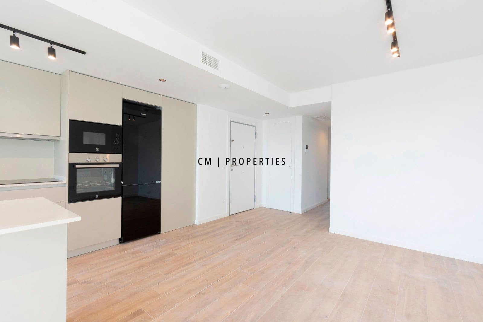 3 sypialnia Mieszkanie do wynajęcia w Miasto Walencja z basenem garażem - 2 000 € (Ref: 9473215)