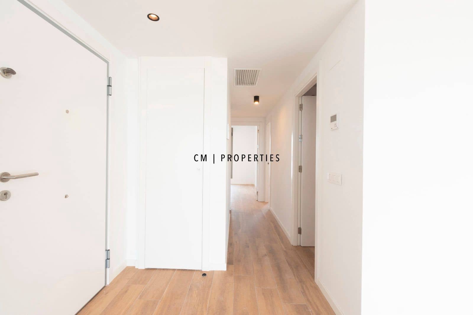 3 sypialnia Mieszkanie do wynajęcia w Miasto Walencja z basenem garażem - 2 000 € (Ref: 9473215)