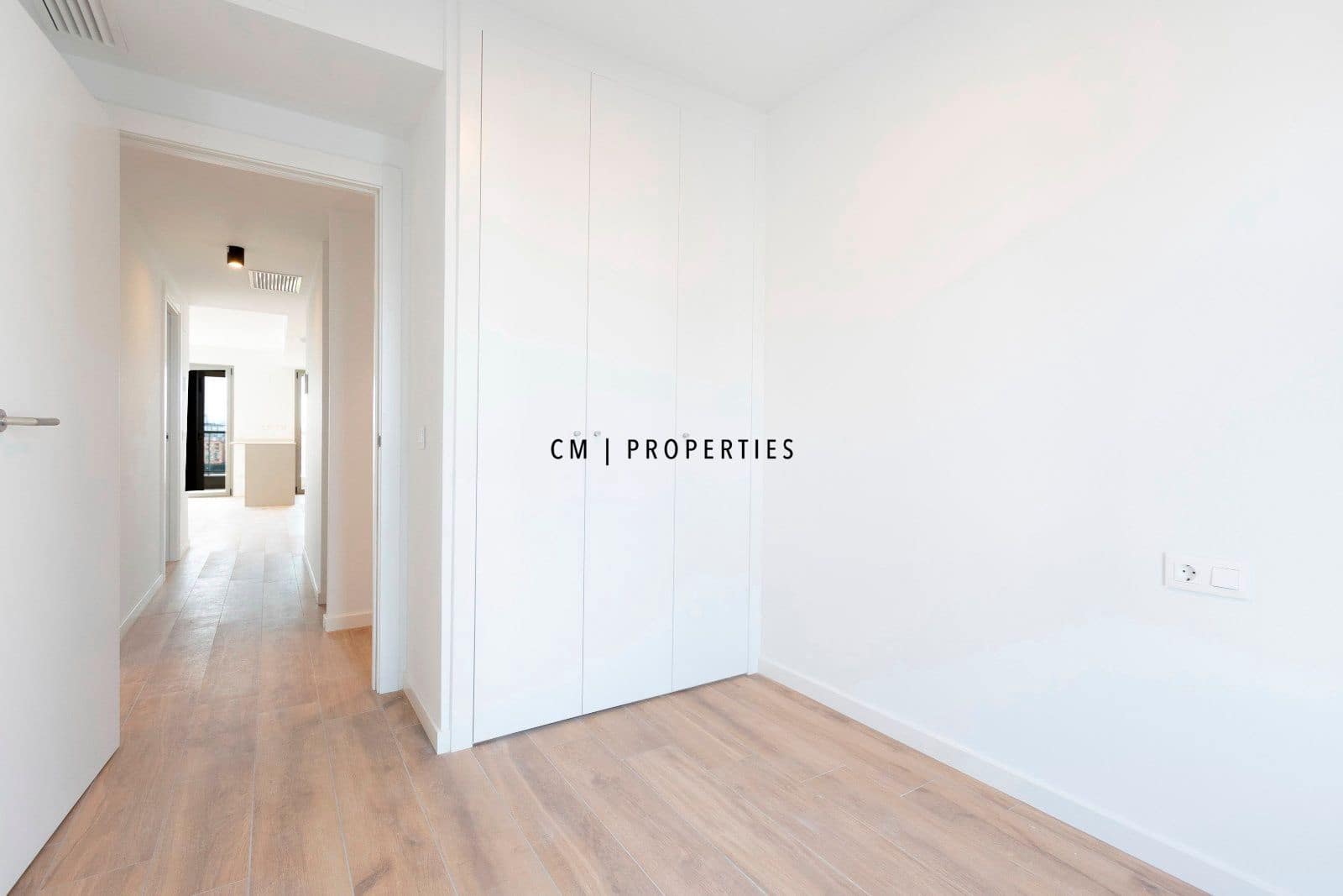 3 sypialnia Mieszkanie do wynajęcia w Miasto Walencja z basenem garażem - 2 000 € (Ref: 9473215)