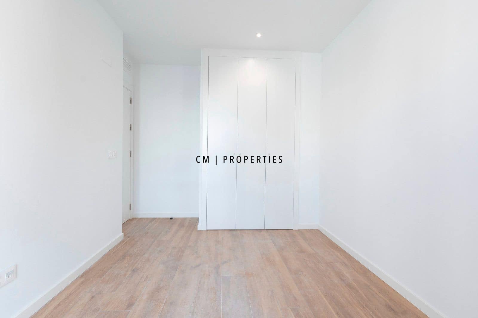 3 sypialnia Mieszkanie do wynajęcia w Miasto Walencja z basenem garażem - 2 000 € (Ref: 9473215)