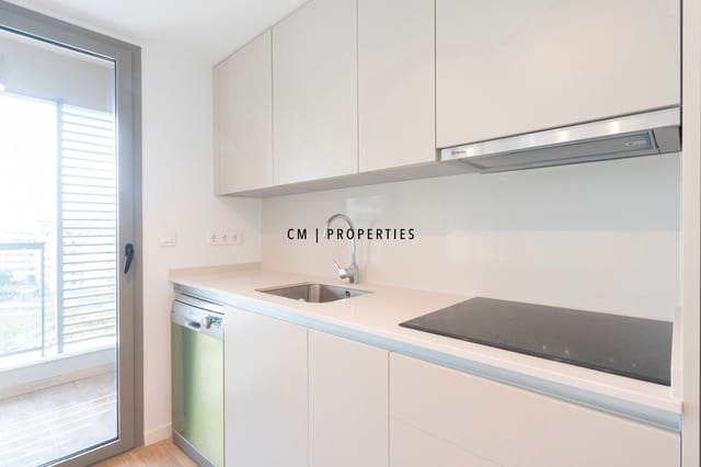 3 sypialnia Mieszkanie do wynajęcia w Miasto Walencja z basenem garażem - 2 000 € (Ref: 9473215)