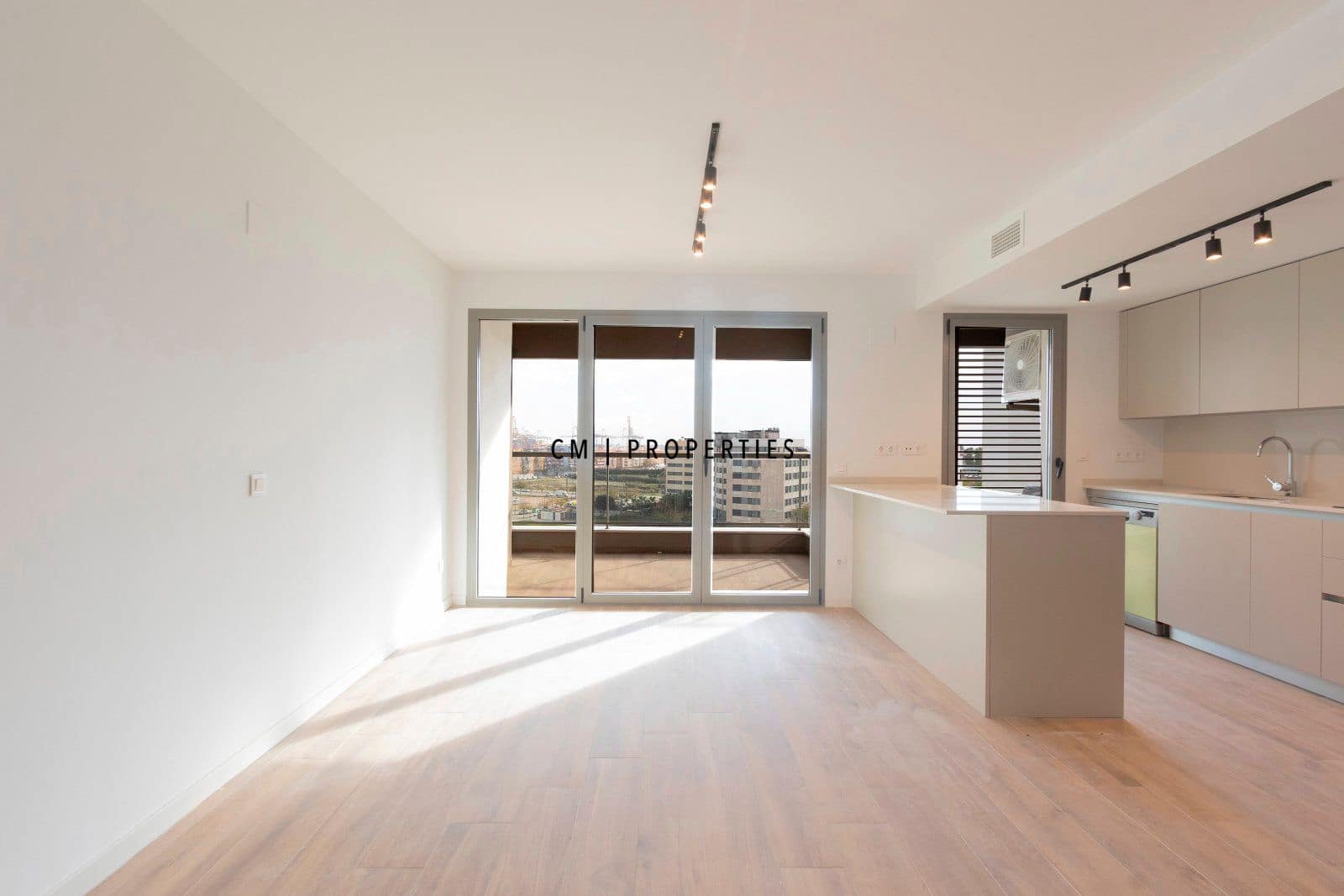 3 sypialnia Mieszkanie do wynajęcia w Miasto Walencja z basenem garażem - 2 000 € (Ref: 9473215)