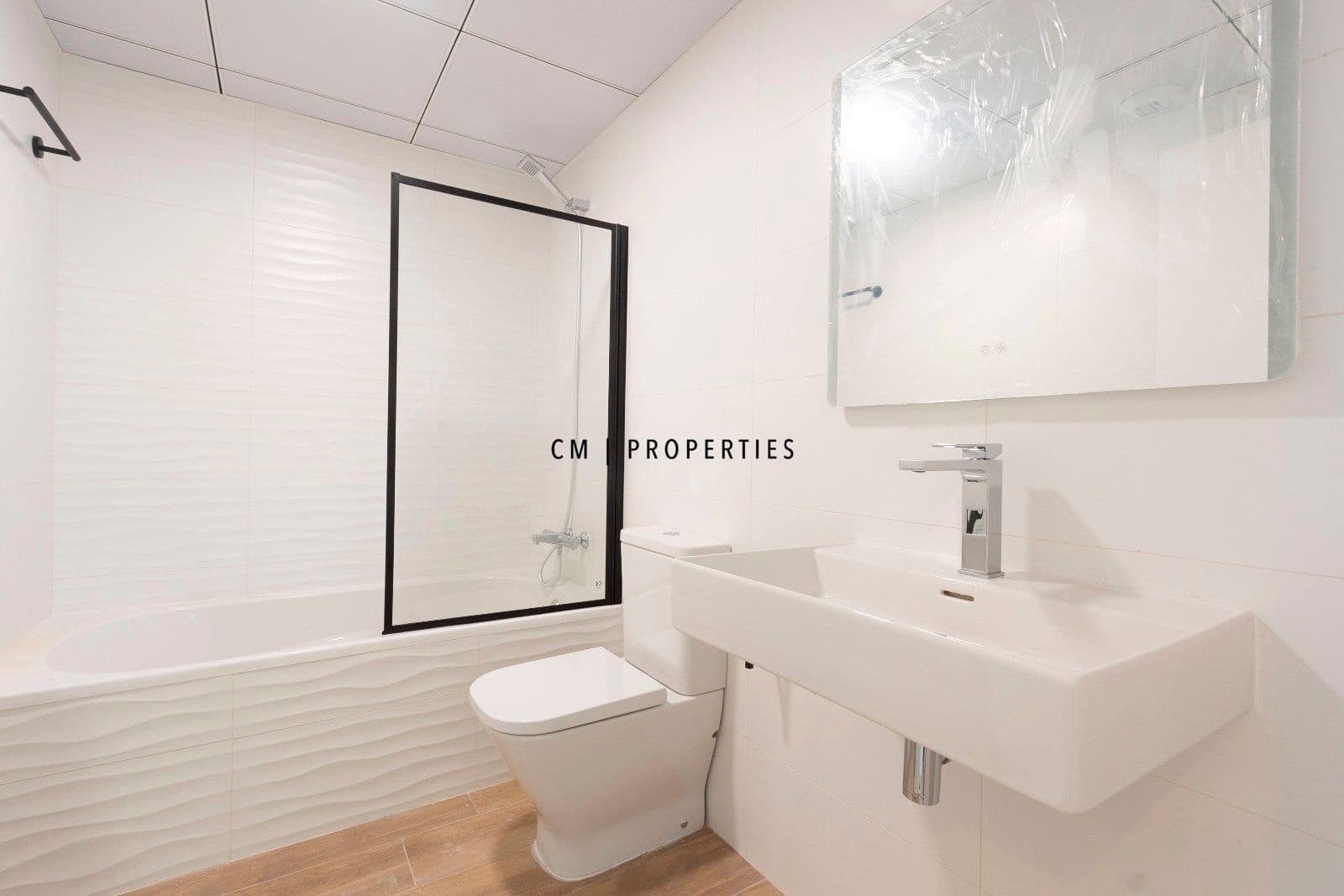 3 sypialnia Mieszkanie do wynajęcia w Miasto Walencja z basenem garażem - 2 000 € (Ref: 9473215)