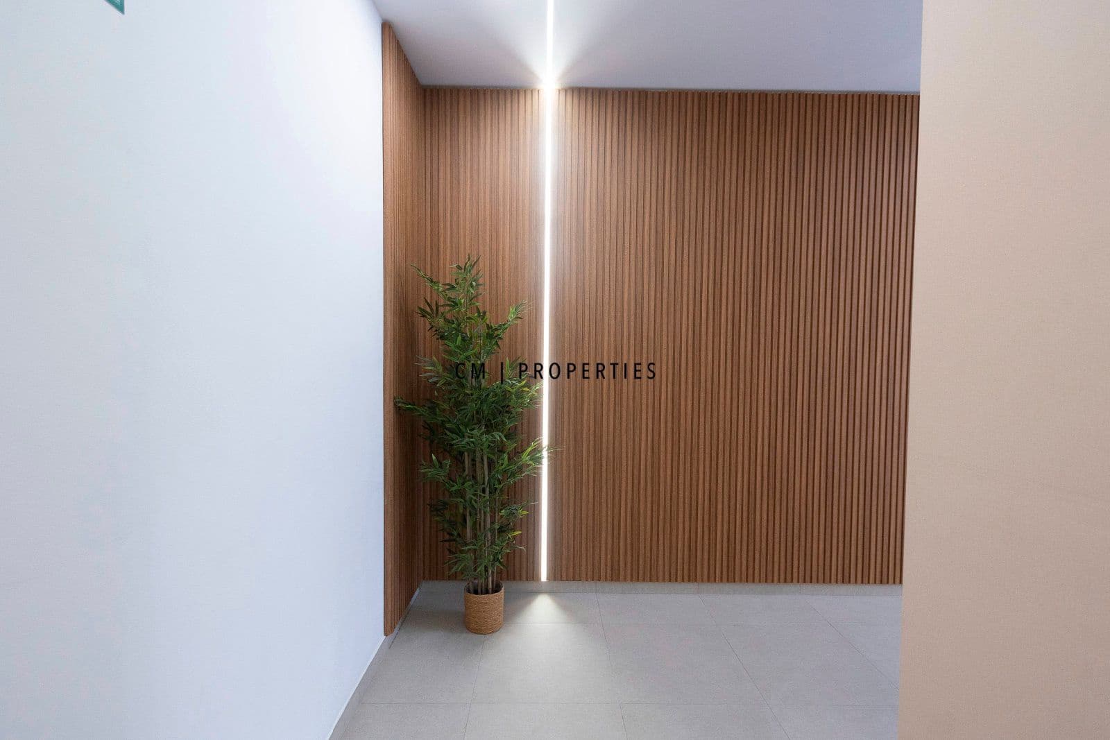 3 sypialnia Mieszkanie do wynajęcia w Miasto Walencja z basenem garażem - 2 000 € (Ref: 9473215)