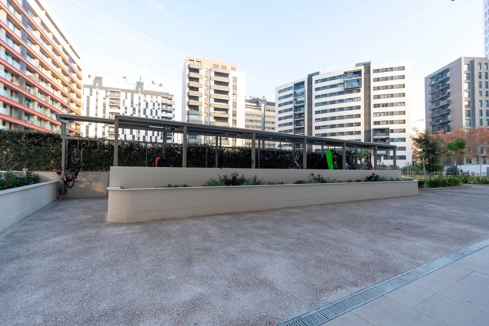 3 sypialnia Mieszkanie do wynajęcia w Miasto Walencja z basenem garażem - 2 000 € (Ref: 9473215)