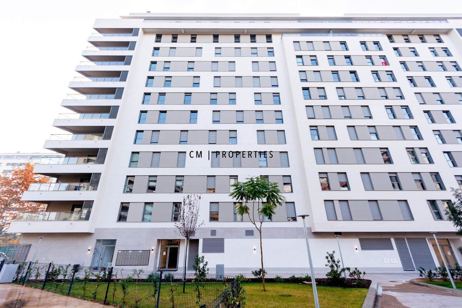 3 sypialnia Mieszkanie do wynajęcia w Miasto Walencja z basenem garażem - 2 000 € (Ref: 9473215)