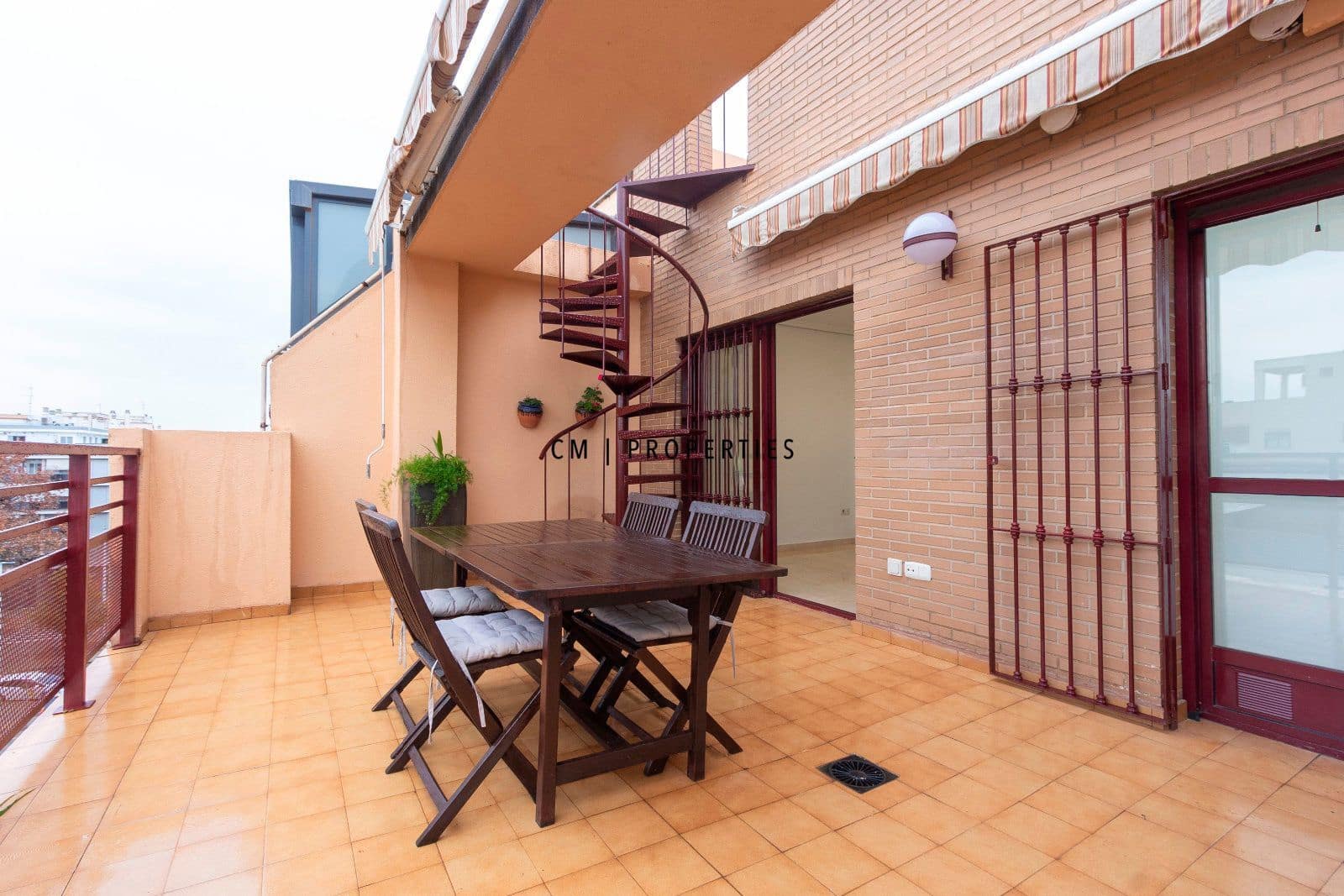 2 sypialnia Penthouse do wynajęcia w Catarroja z basenem garażem - 1 150 € (Ref: 9479253)