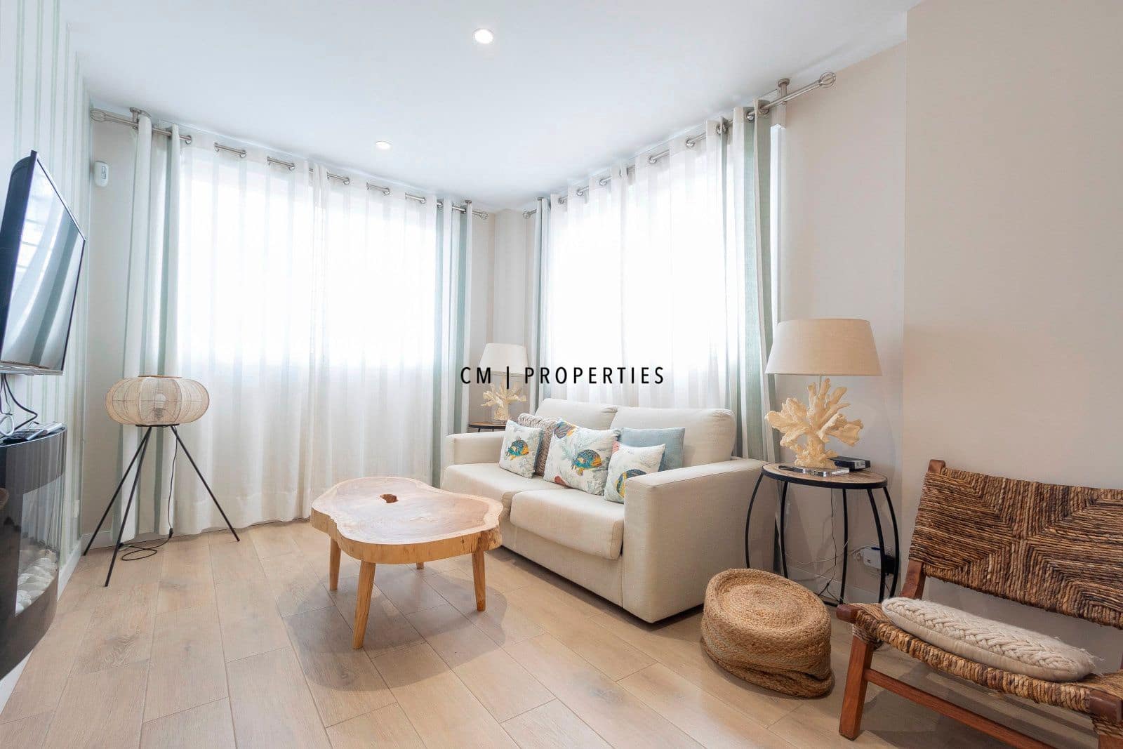 2 bedroom Flat for rent in Valencia city - € 1,650 (Ref: 9479387)