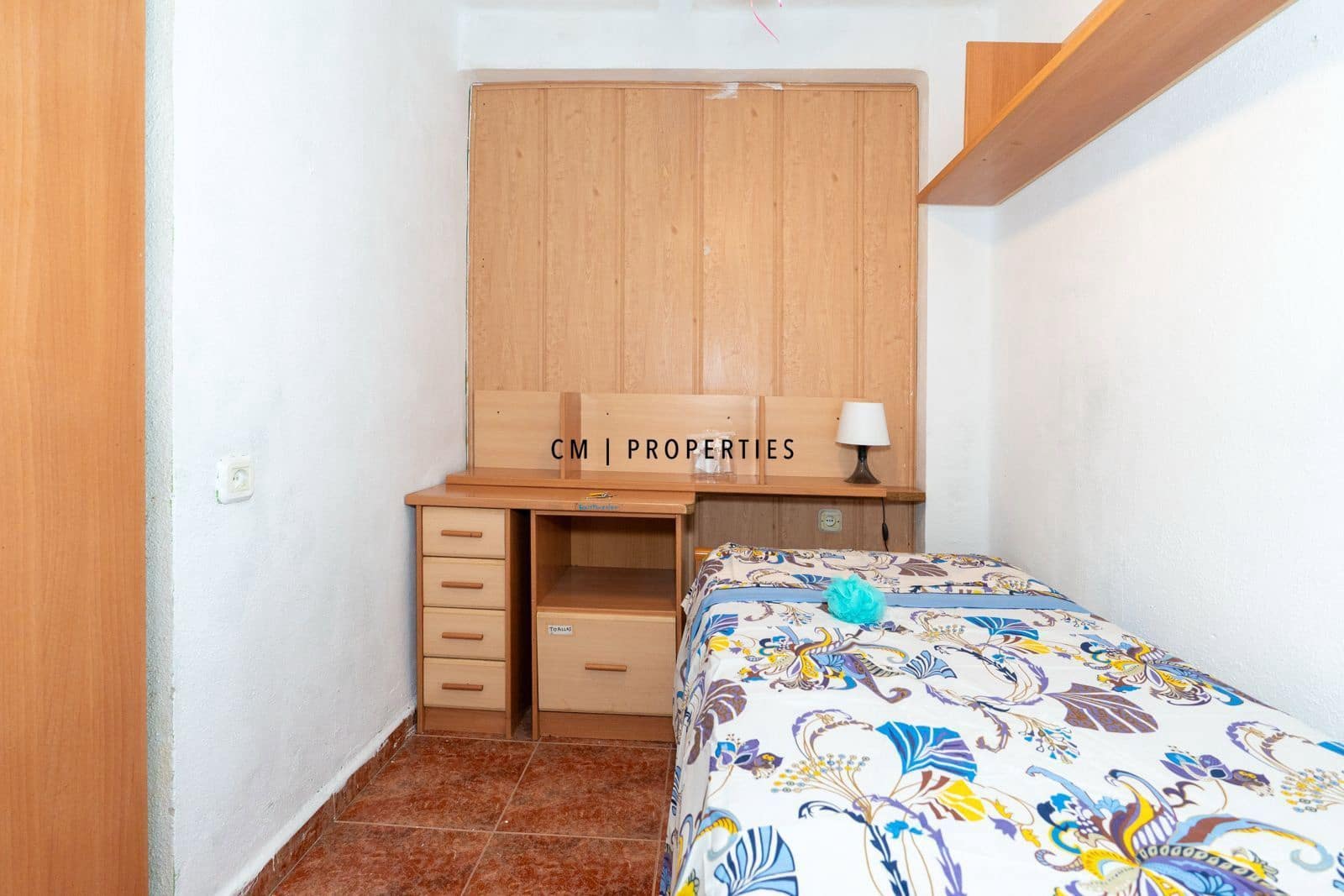 Flat for rent in Valencia city - € 360 (Ref: 9481354)