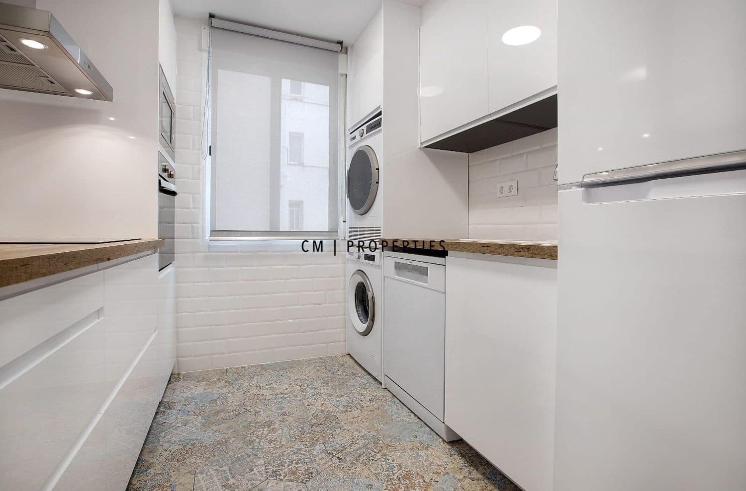 3 sovrum Lägenhet att hyra i Valencia stad med garage - 2 000 € (Ref: 9488522)