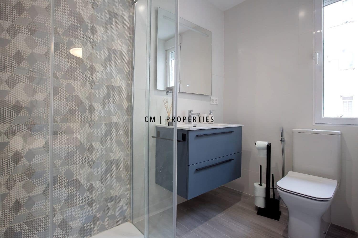 3 sovrum Lägenhet att hyra i Valencia stad med garage - 2 000 € (Ref: 9488522)