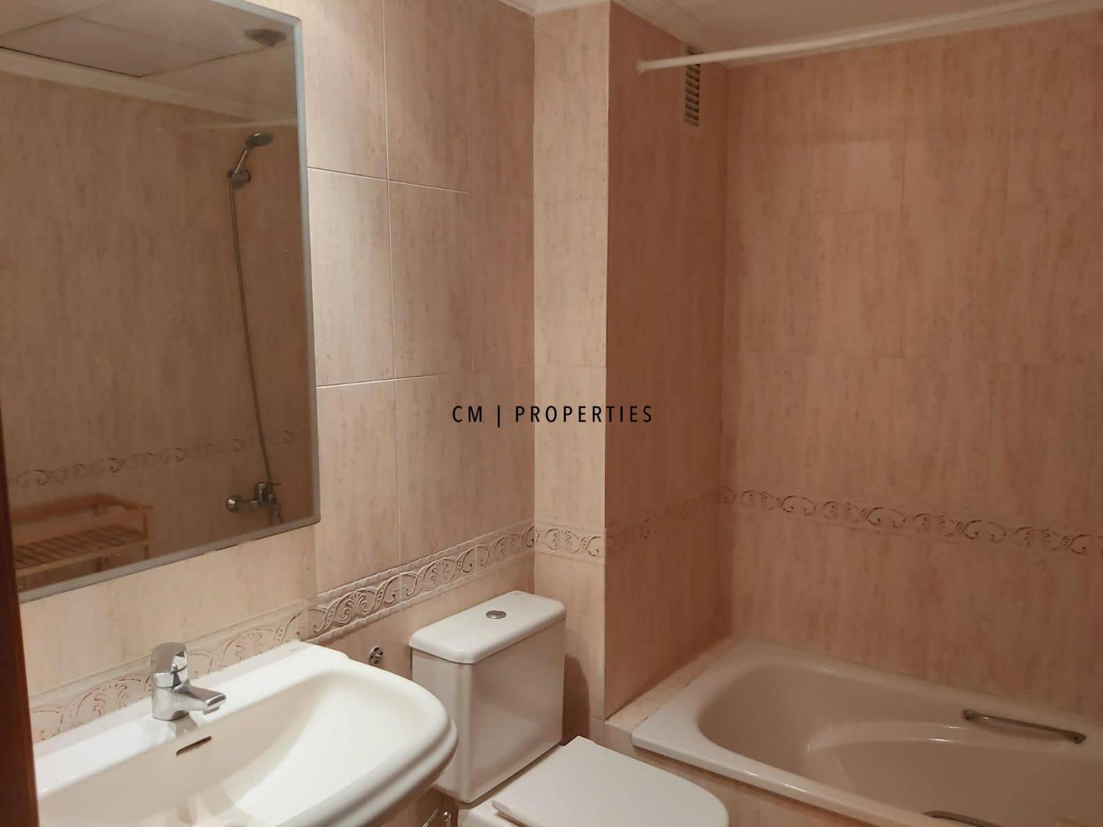 3 slaapkamer Flat te huur in Valencia stad met garage - € 1.750 (Ref: 9489787)