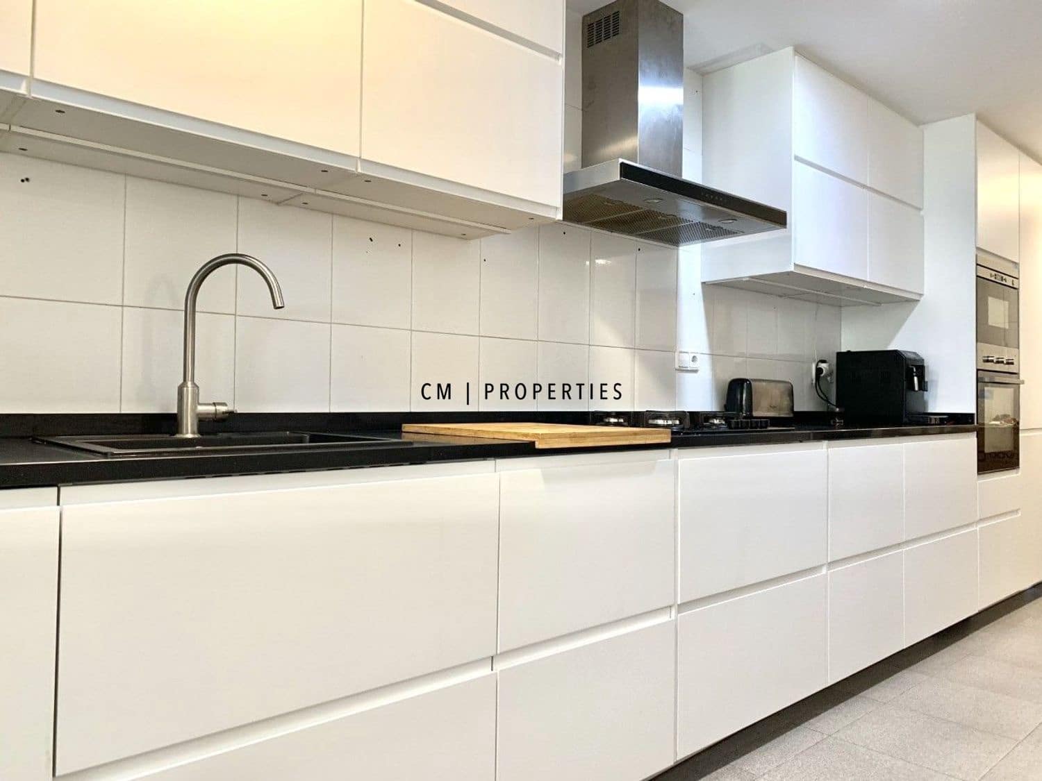 3 slaapkamer Flat te huur in Valencia stad met garage - € 1.750 (Ref: 9489787)