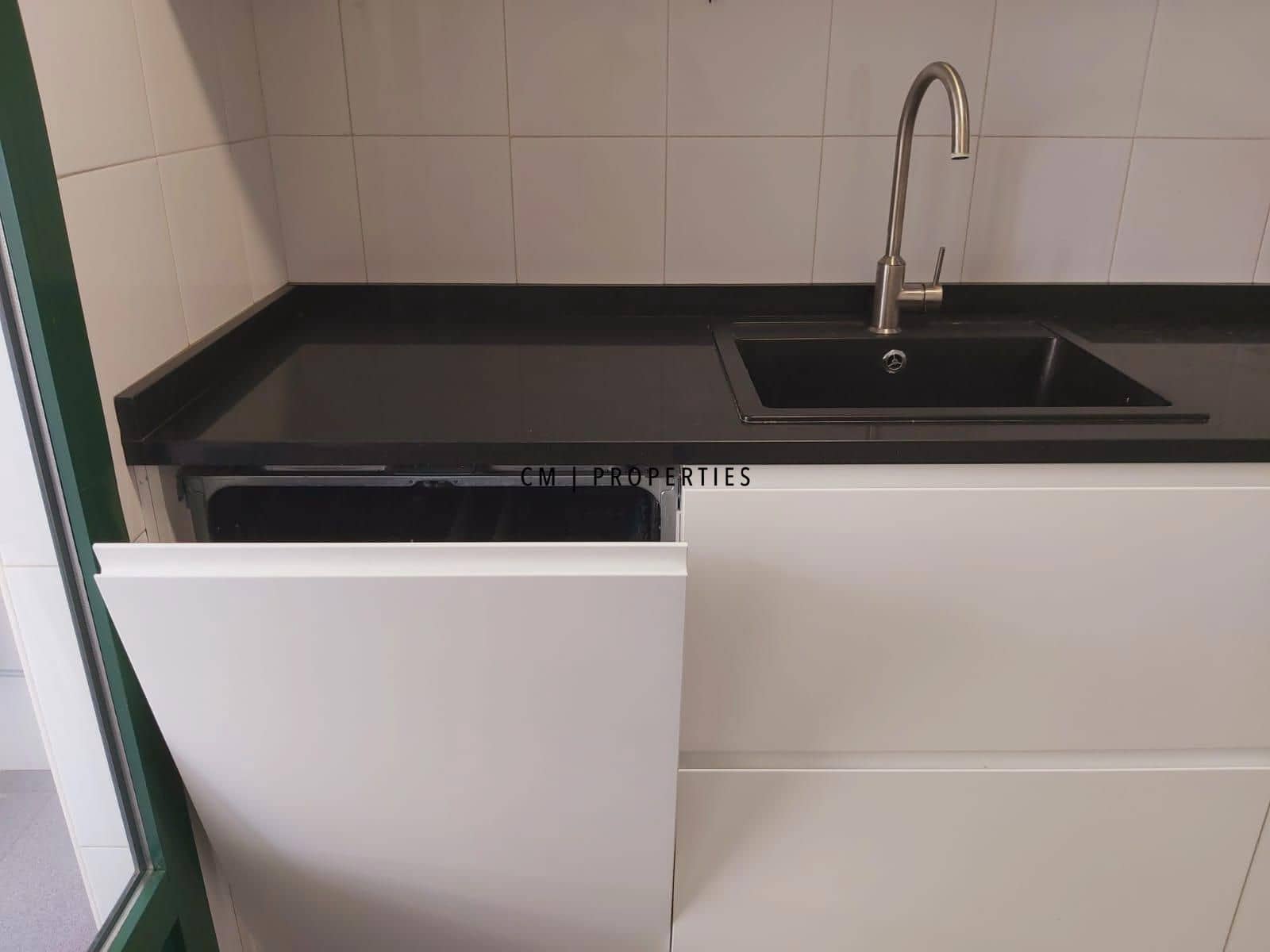 3 slaapkamer Flat te huur in Valencia stad met garage - € 1.750 (Ref: 9489787)