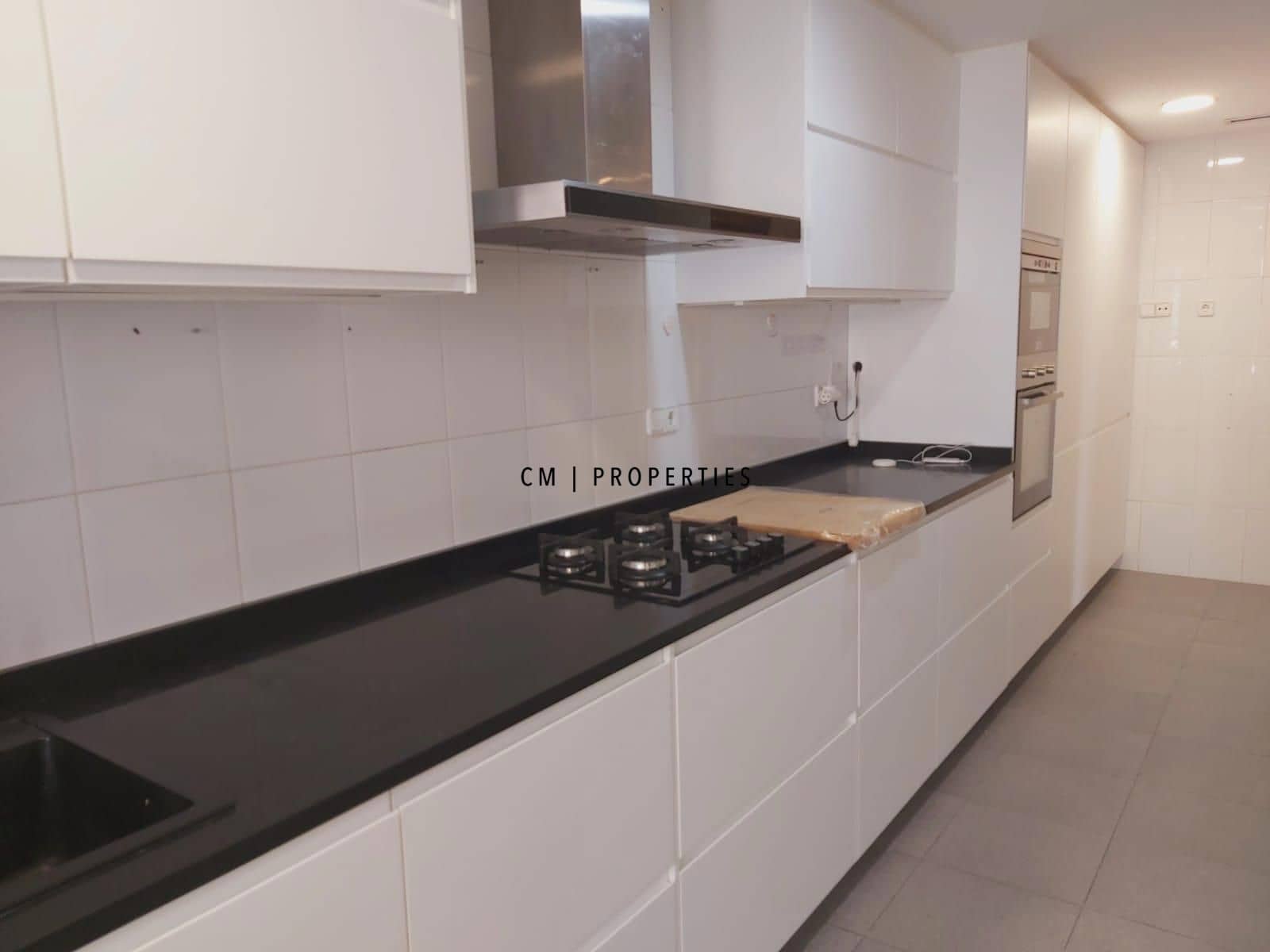 3 slaapkamer Flat te huur in Valencia stad met garage - € 1.750 (Ref: 9489787)