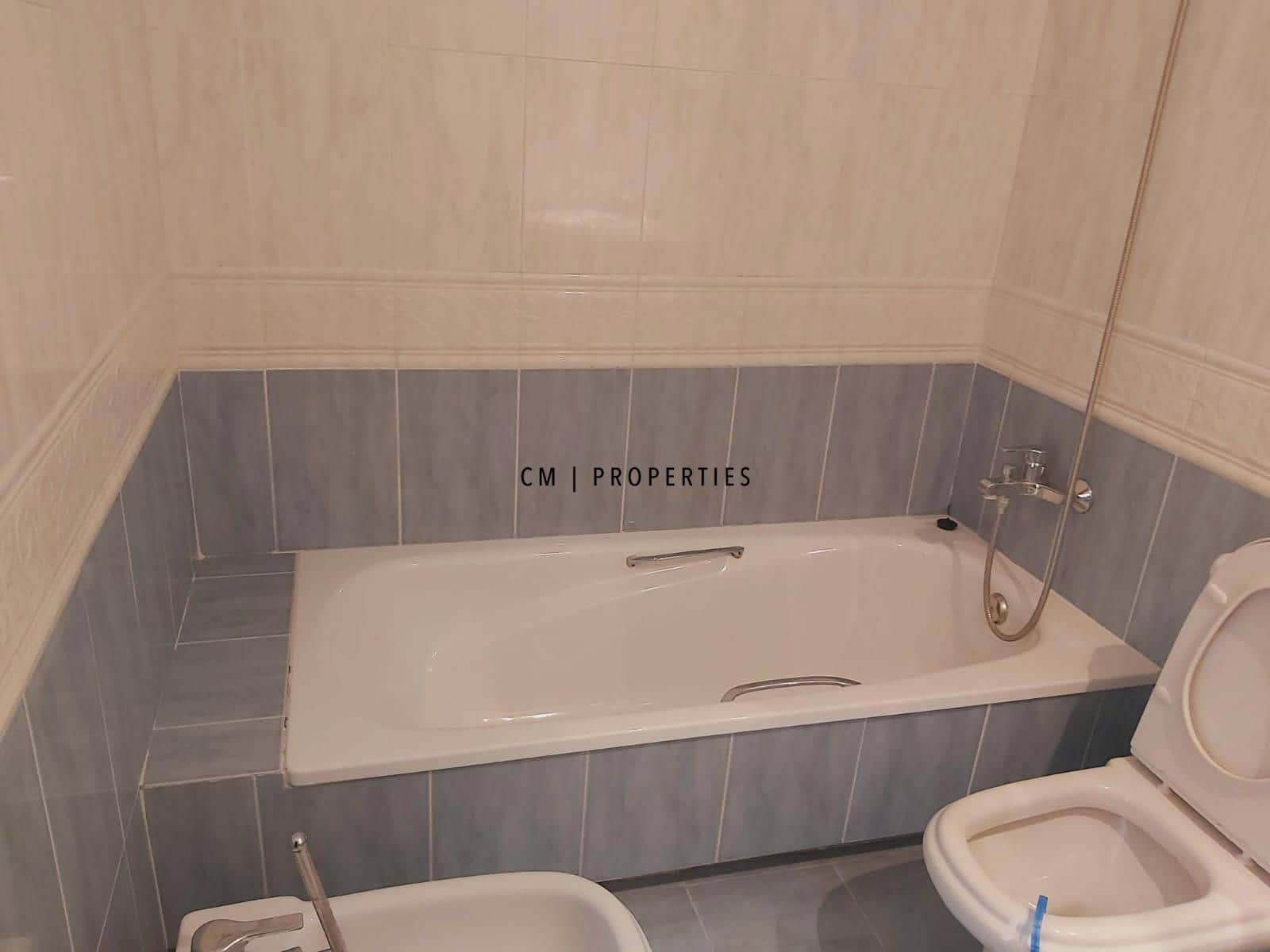 3 slaapkamer Flat te huur in Valencia stad met garage - € 1.750 (Ref: 9489787)