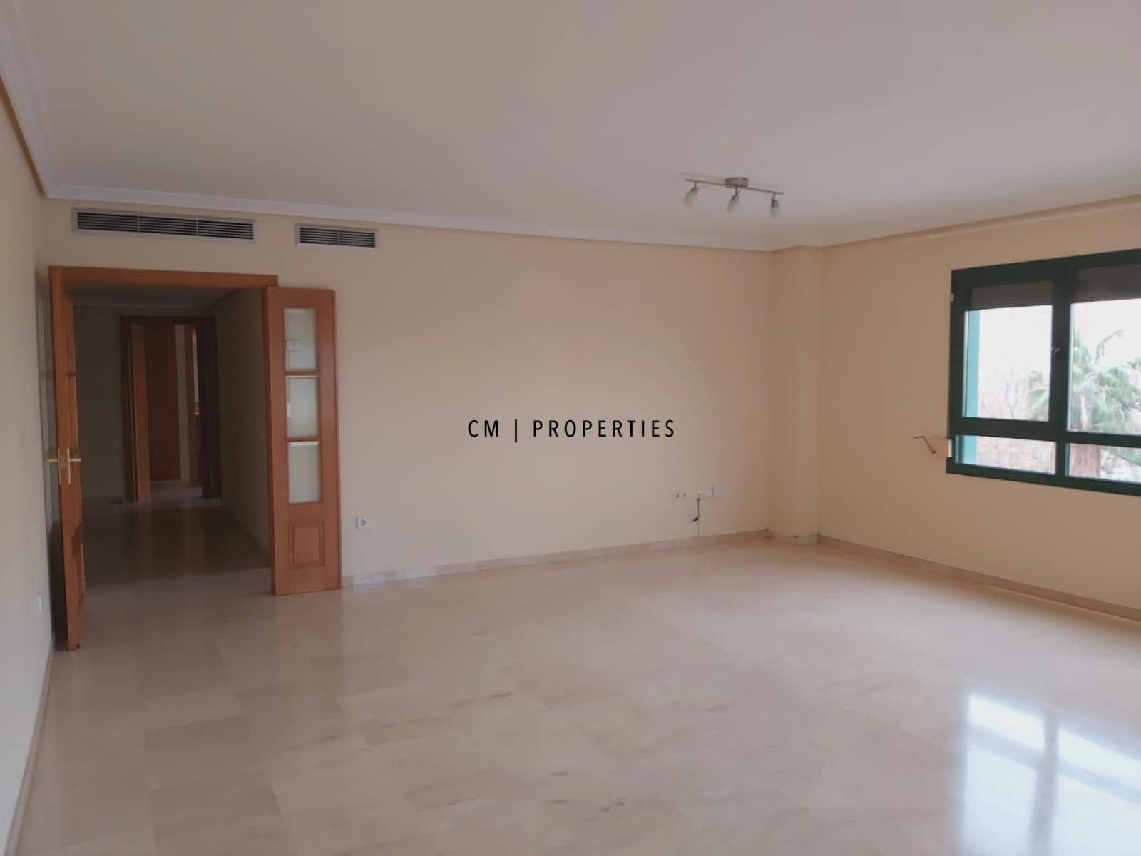 3 slaapkamer Flat te huur in Valencia stad met garage - € 1.750 (Ref: 9489787)