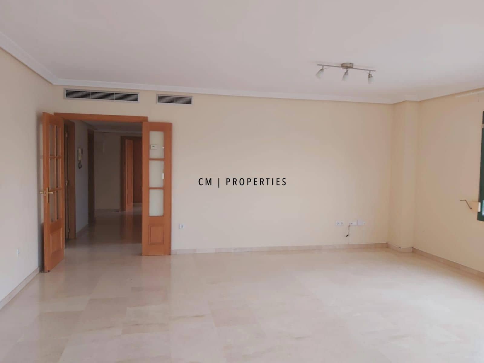 3 slaapkamer Flat te huur in Valencia stad met garage - € 1.750 (Ref: 9489787)