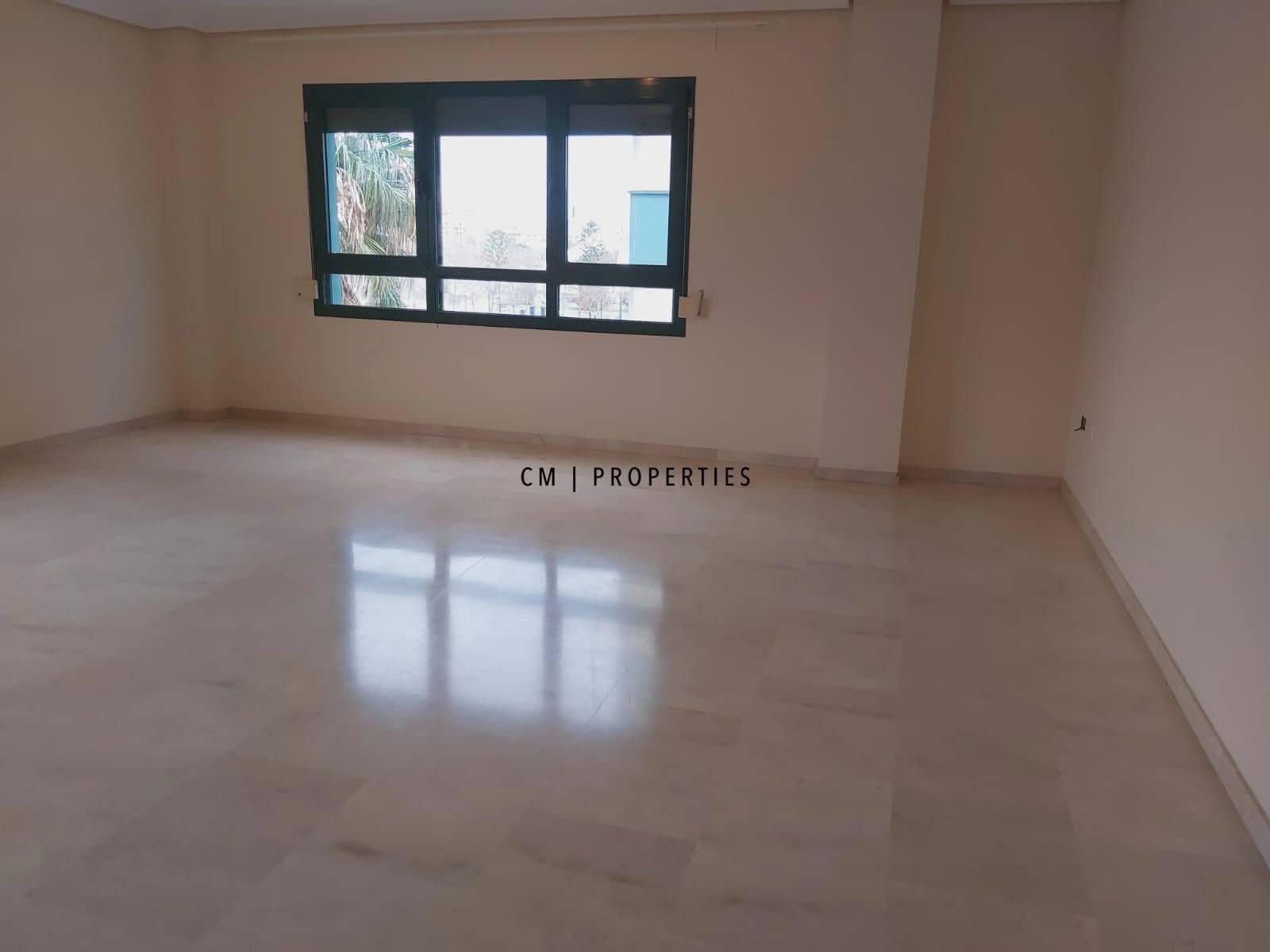 3 slaapkamer Flat te huur in Valencia stad met garage - € 1.750 (Ref: 9489787)